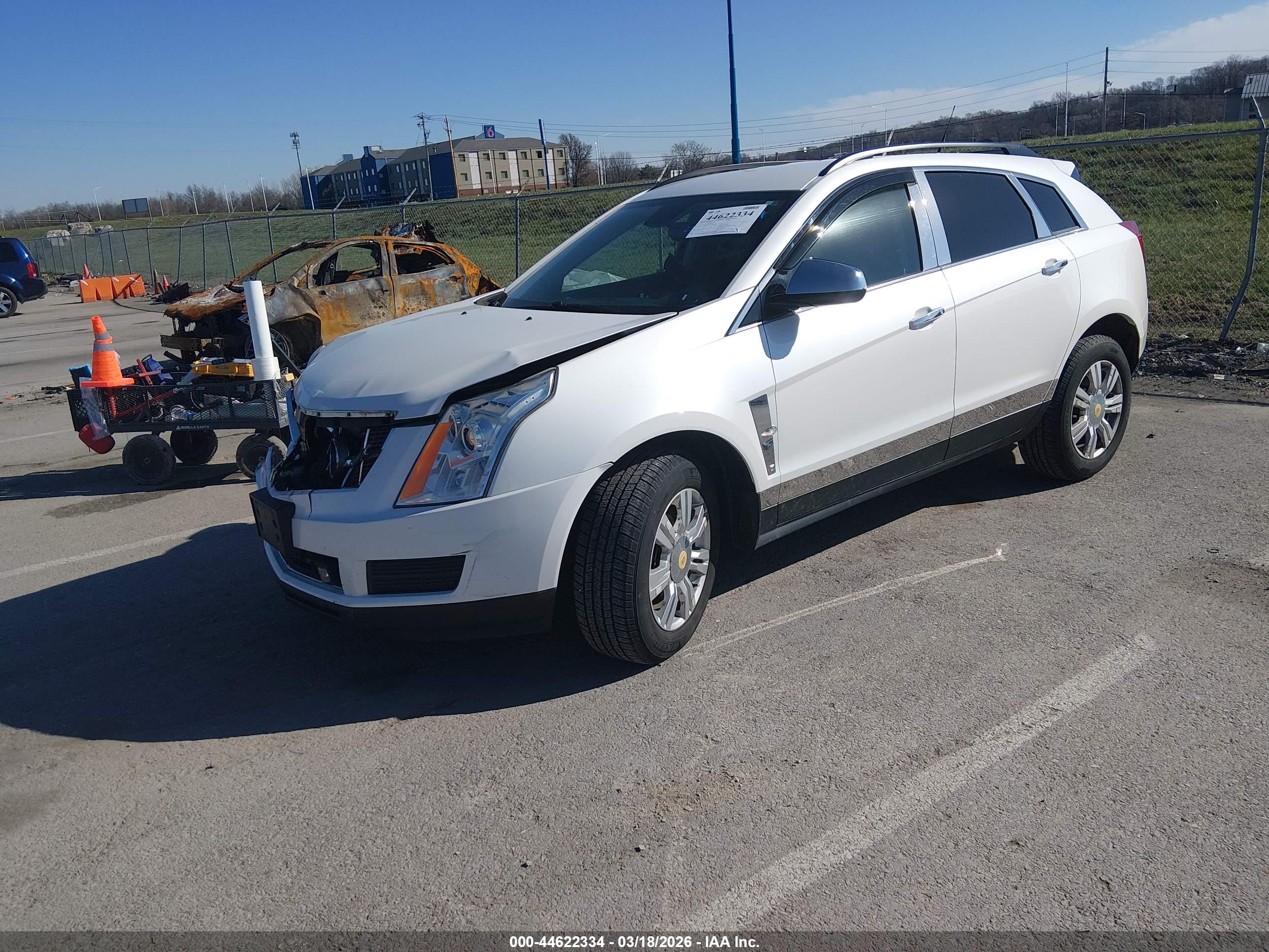 CADILLAC SRX image 2