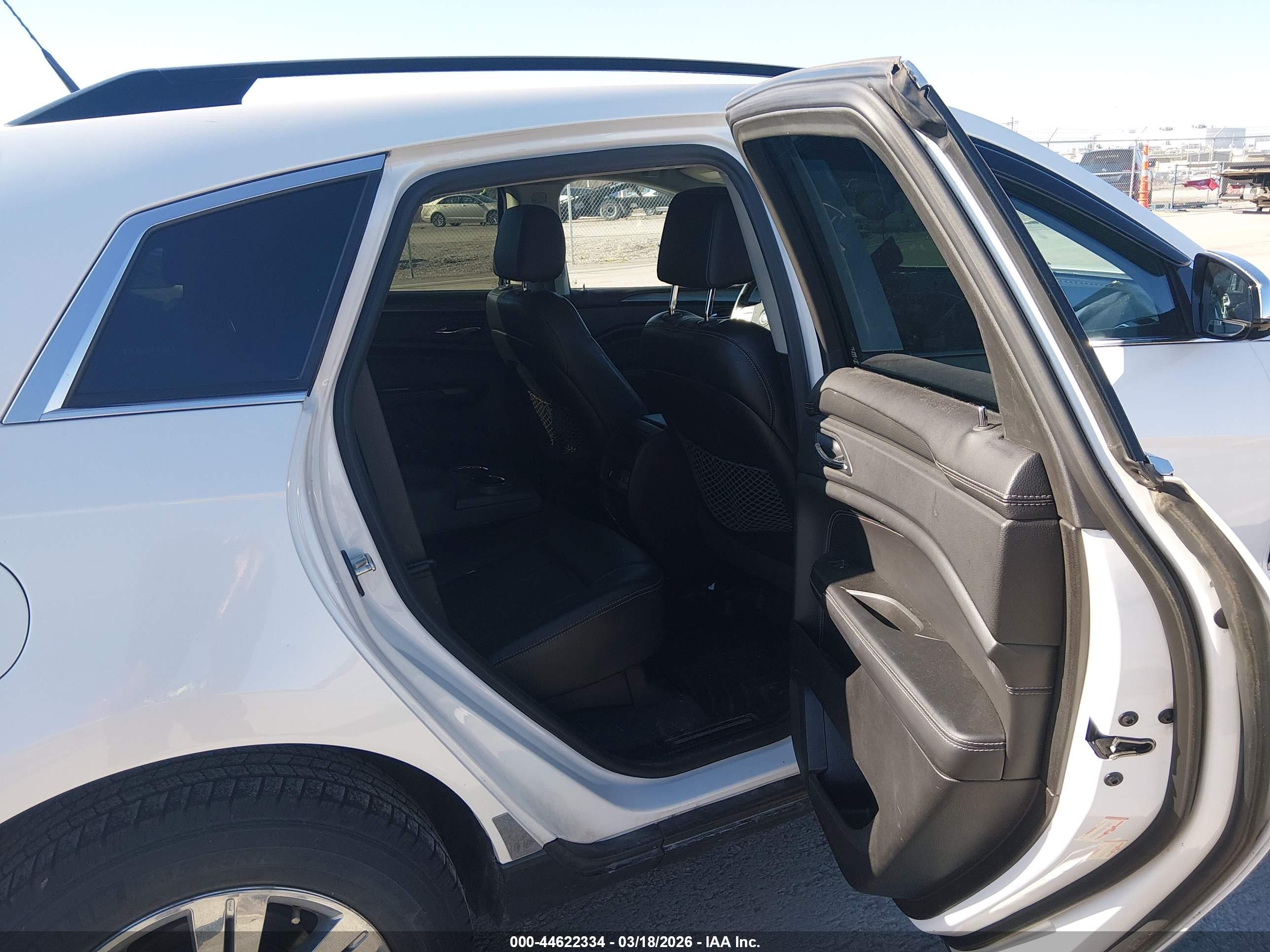 CADILLAC SRX image 8
