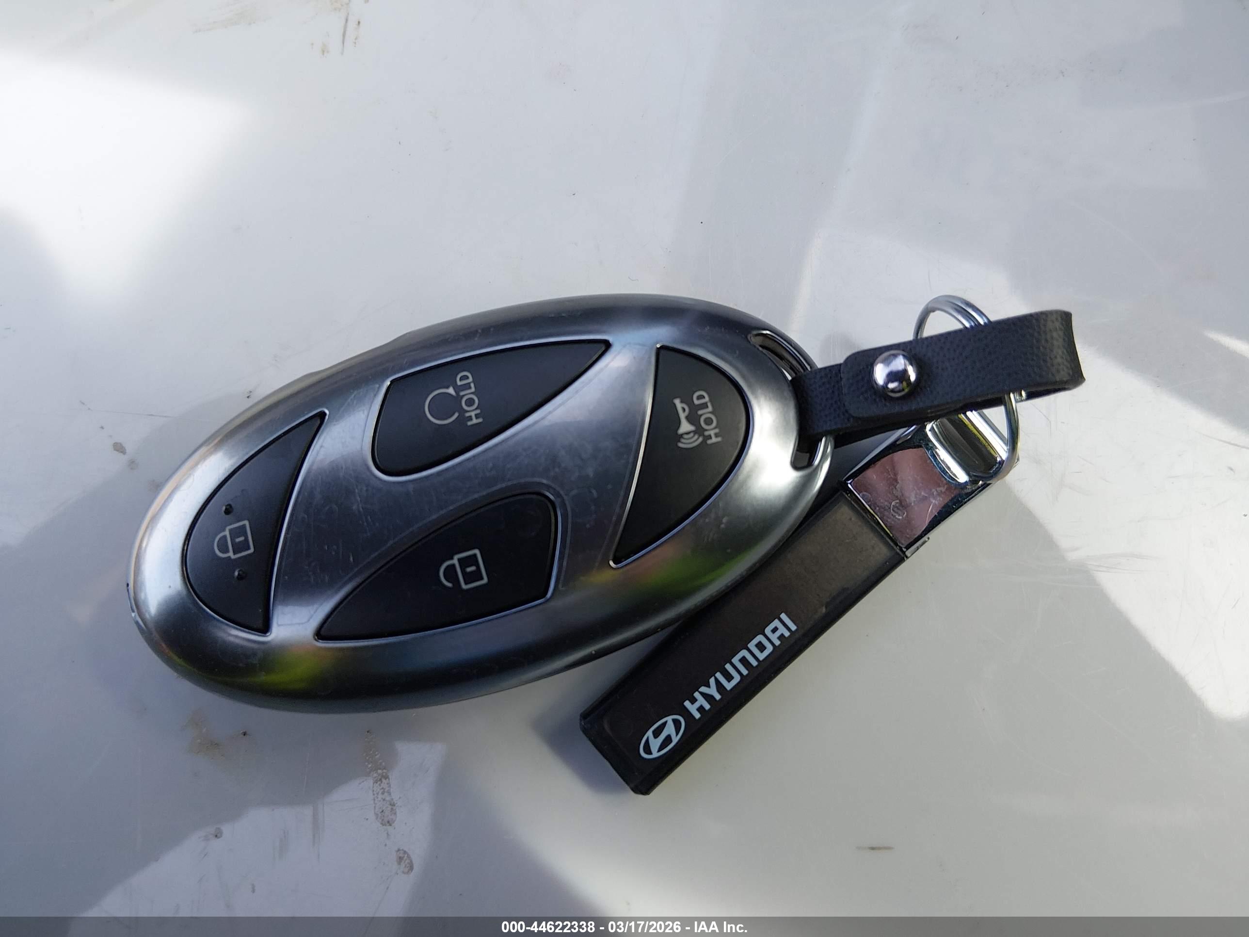 HYUNDAI ELANTRA image 11