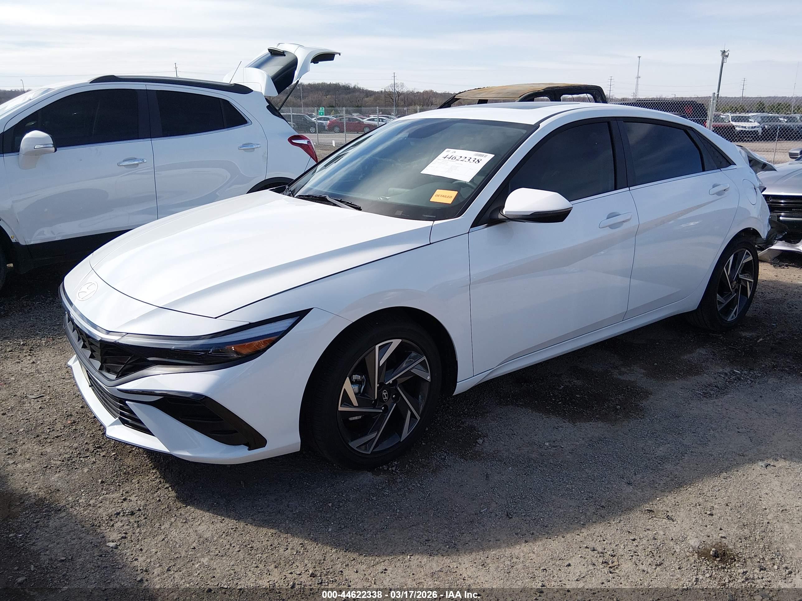 HYUNDAI ELANTRA image 2