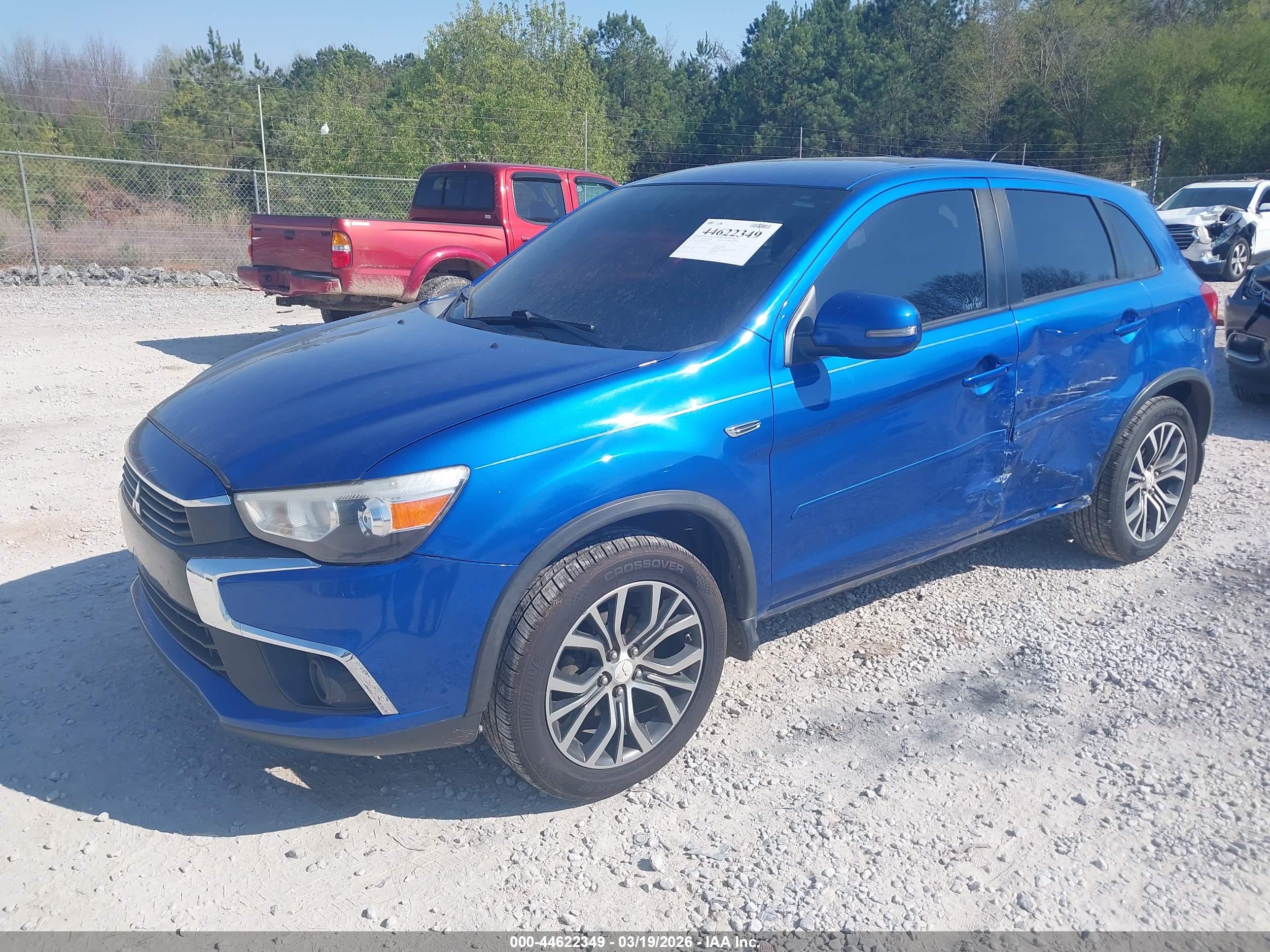 MITSUBISHI OUTLANDER image 2