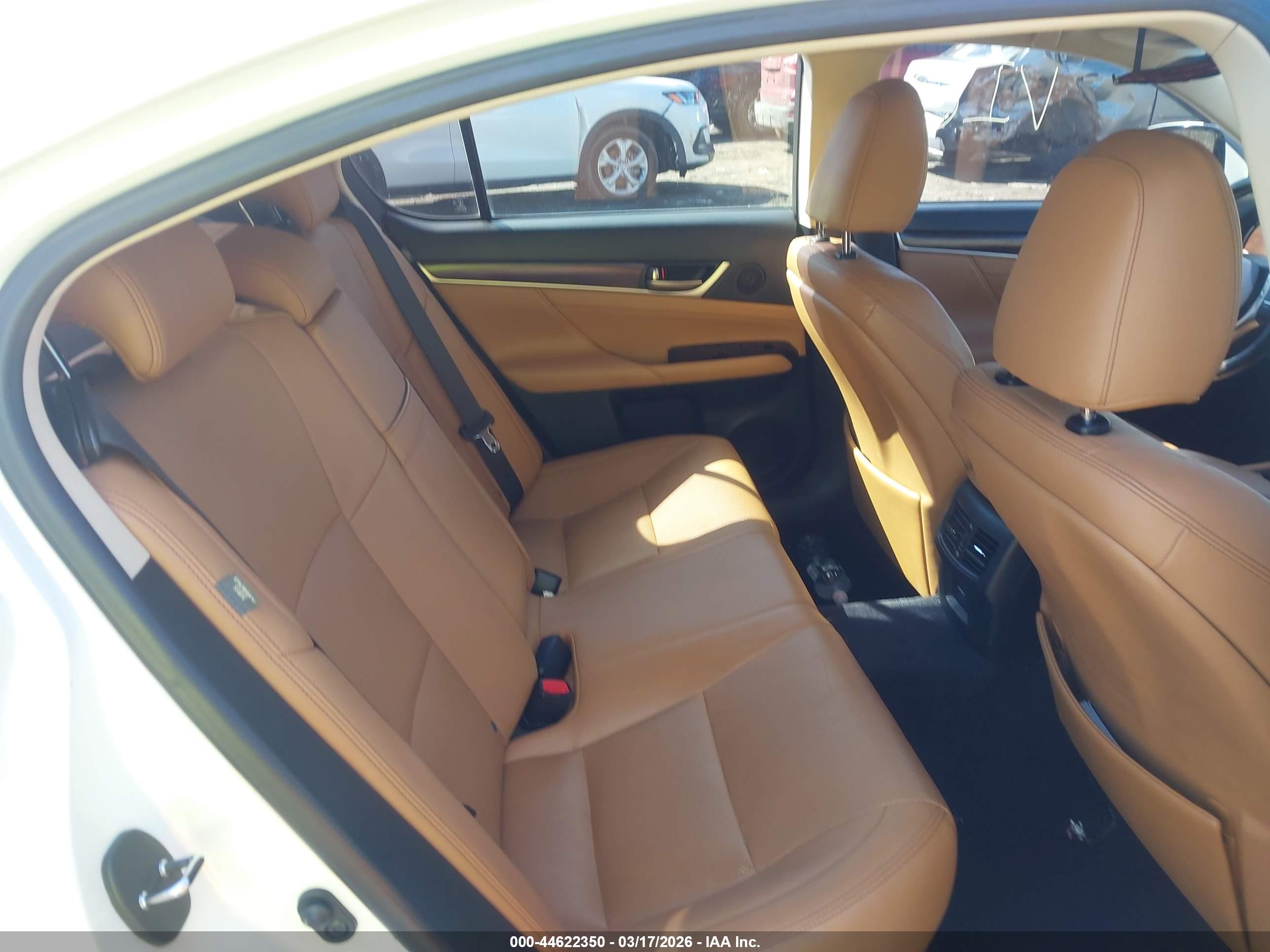 LEXUS GS image 8