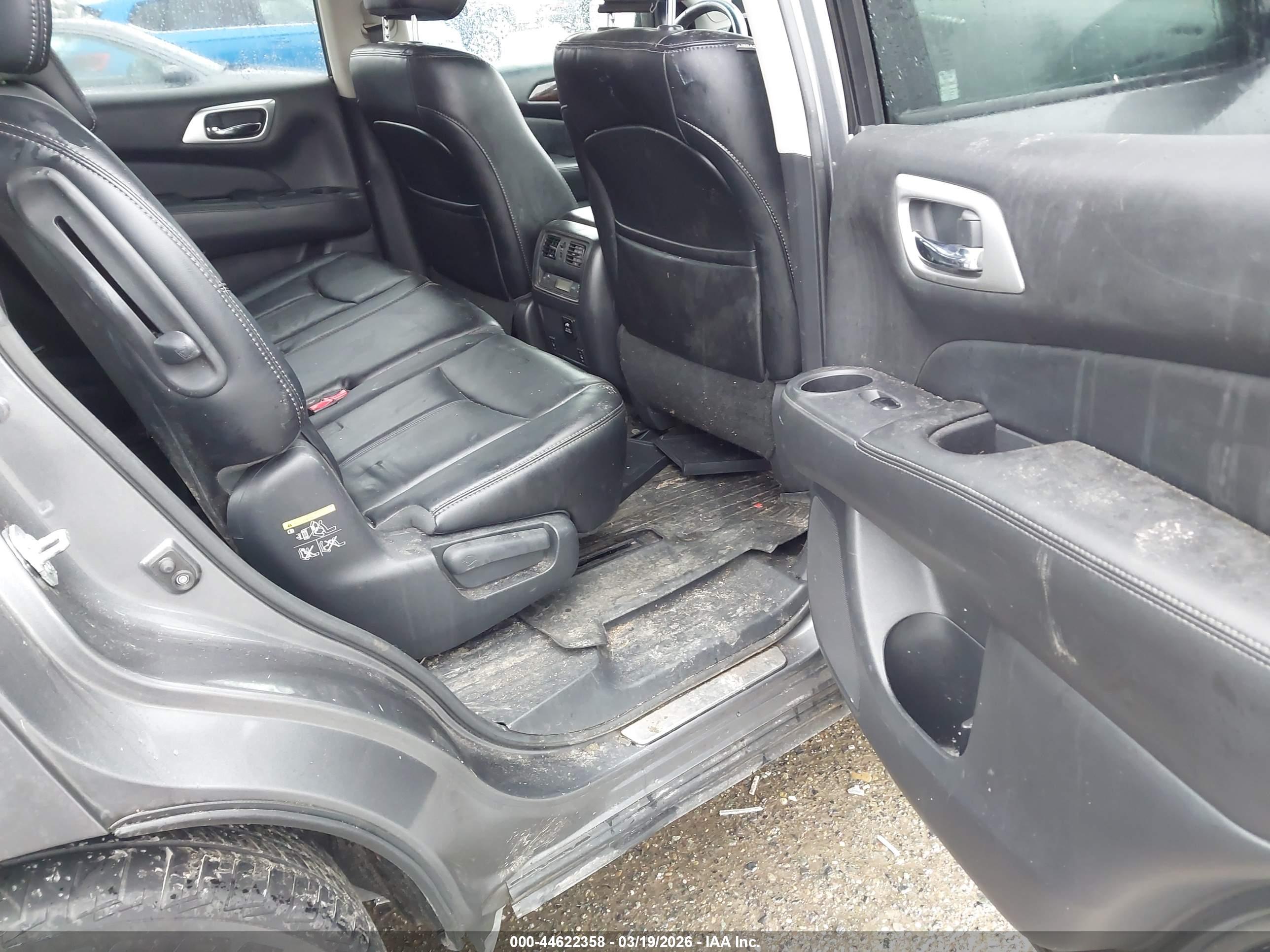 NISSAN PATHFINDER image 8