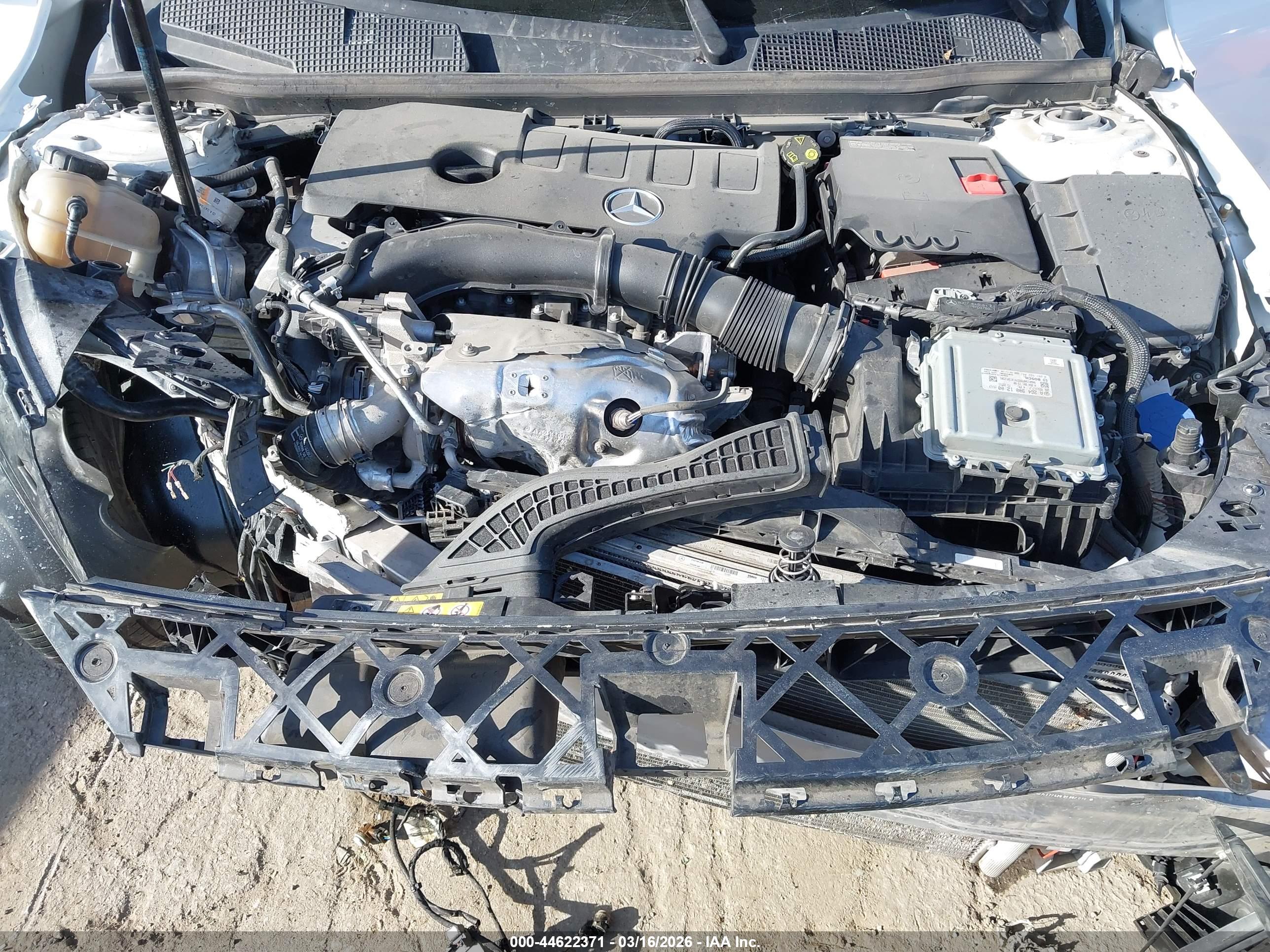 MERCEDES-BENZ CLA image 10
