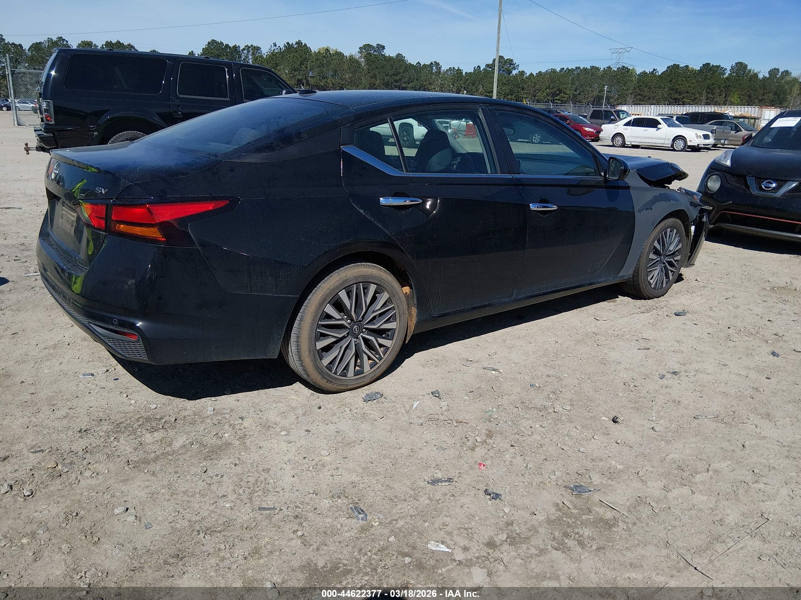 NISSAN ALTIMA image 4
