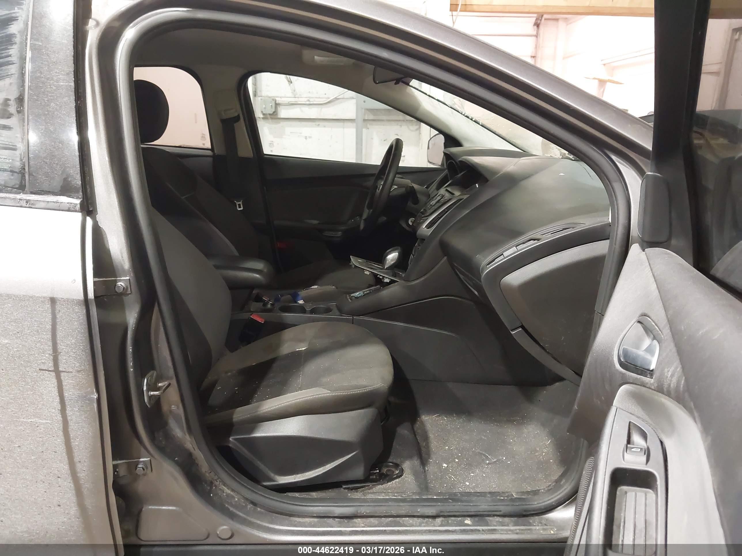 FORD FOCUS image 5