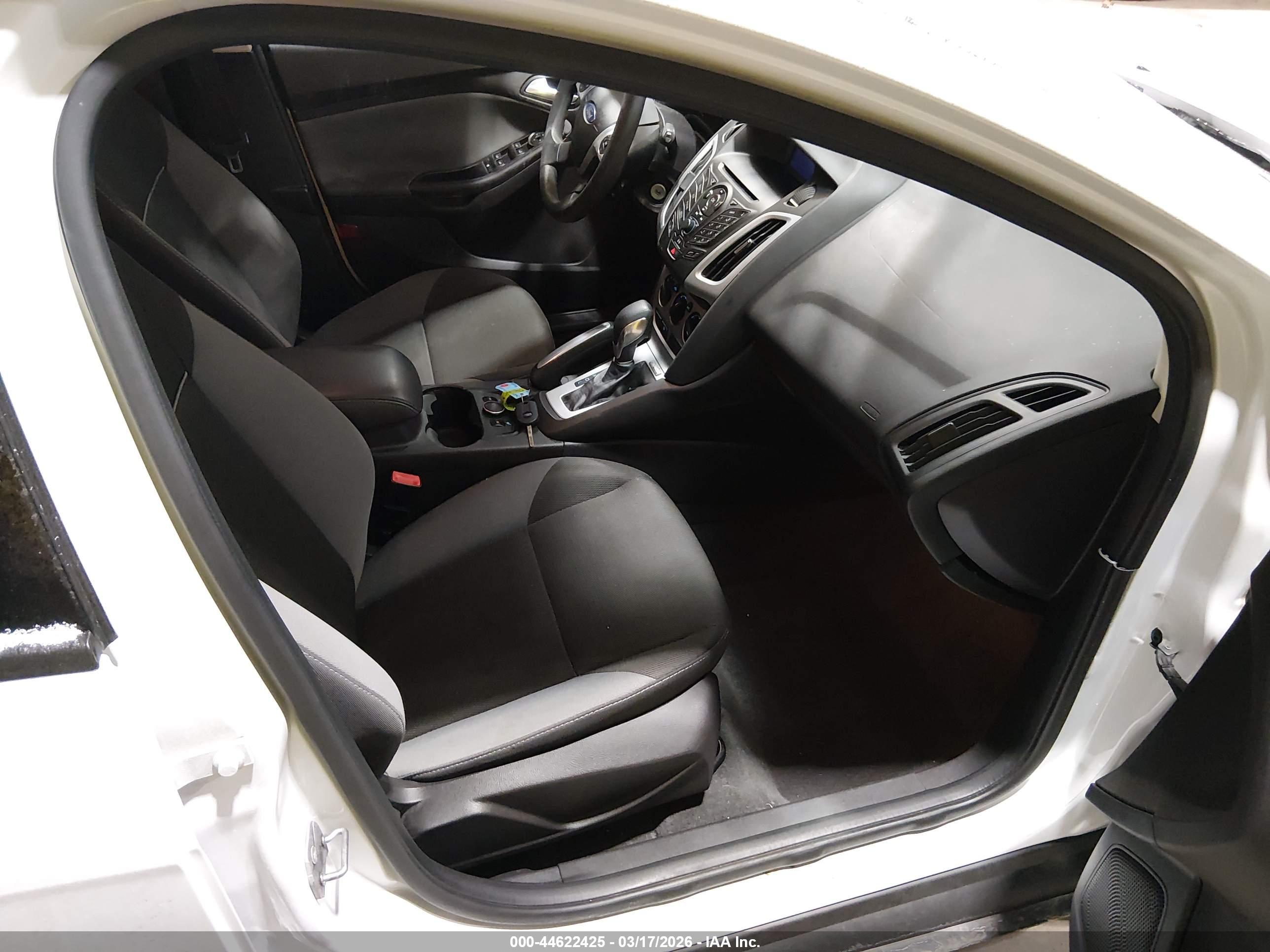 FORD FOCUS image 5