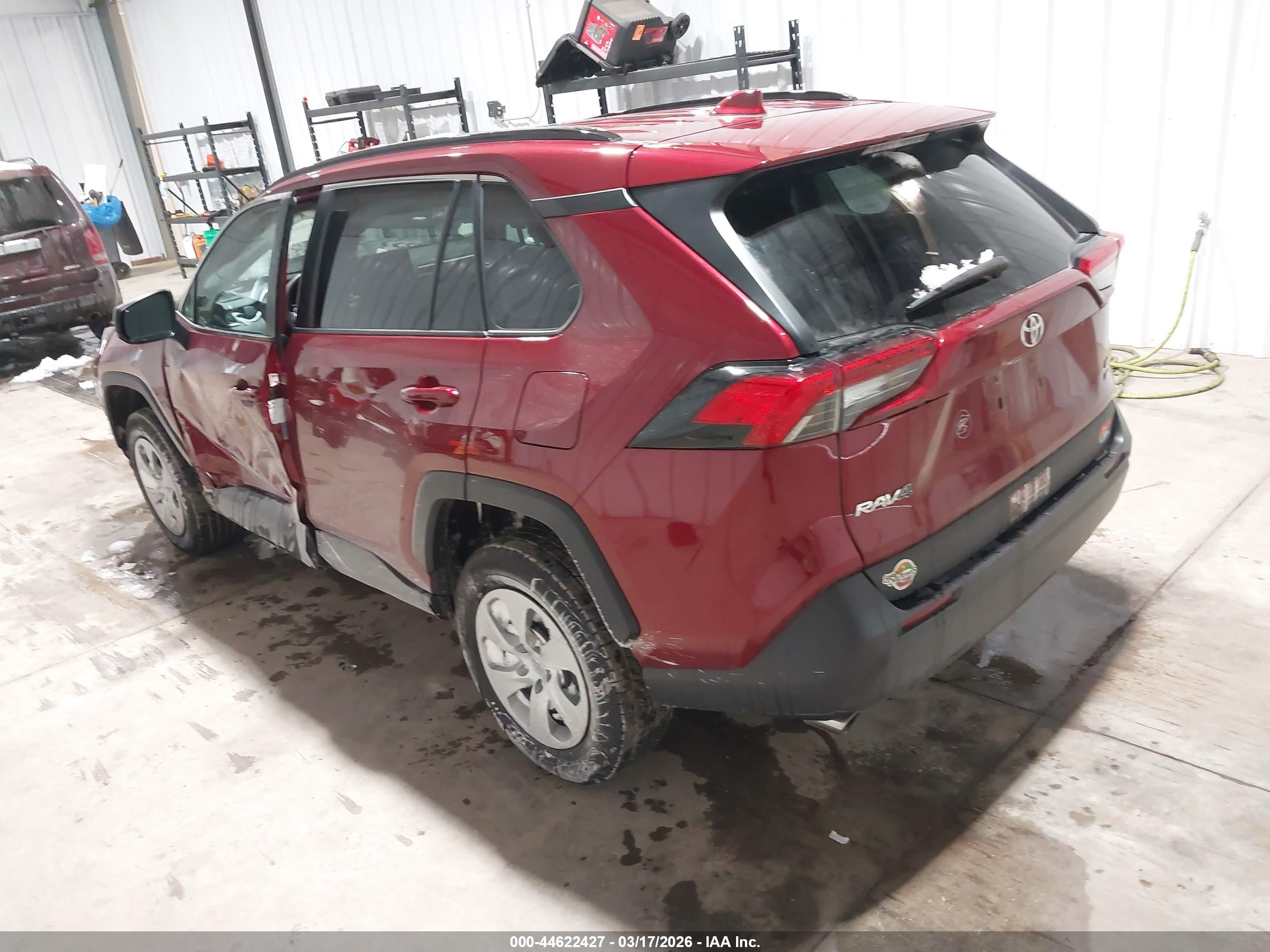 TOYOTA RAV4 image 3