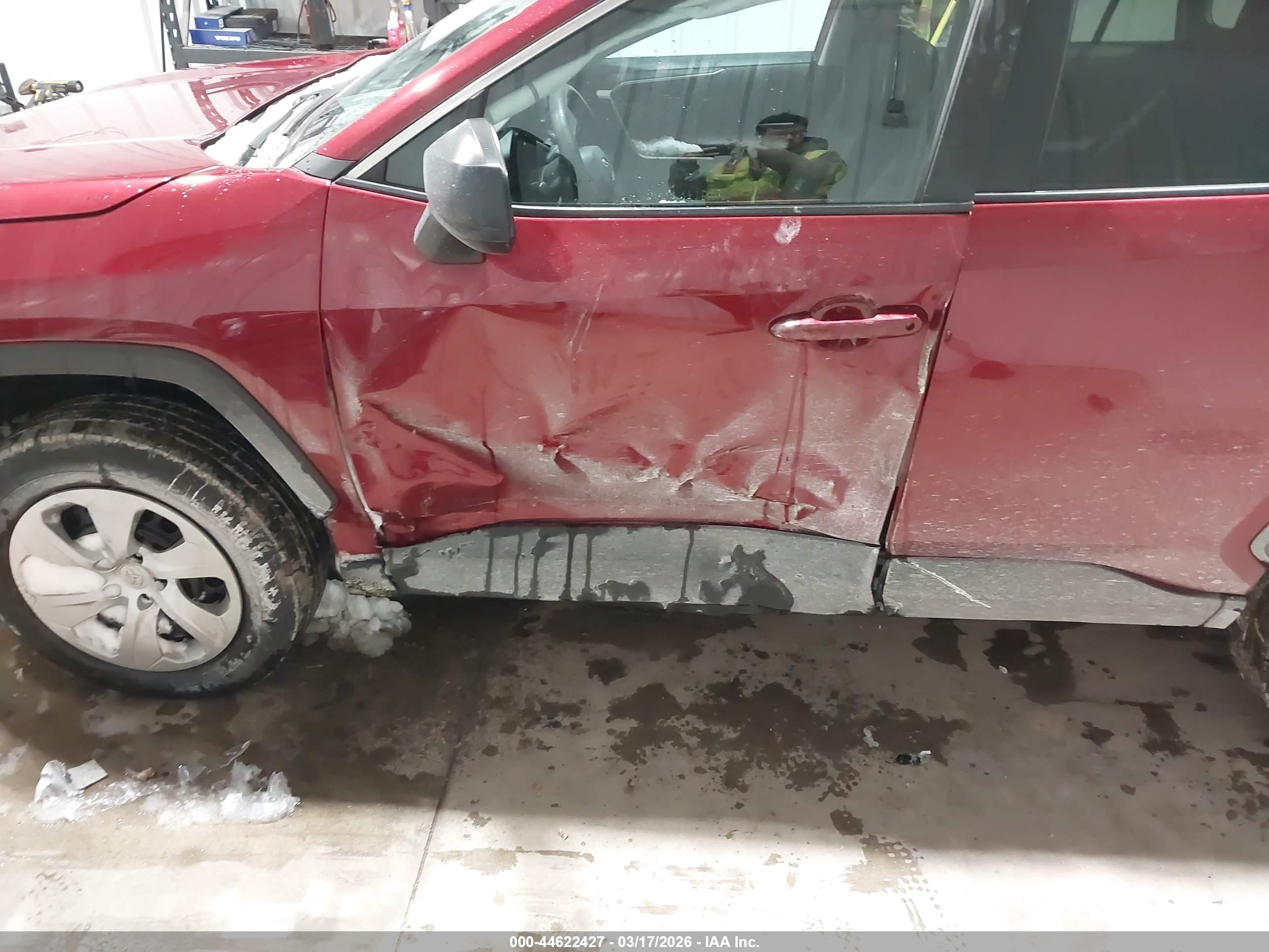 TOYOTA RAV4 image 6