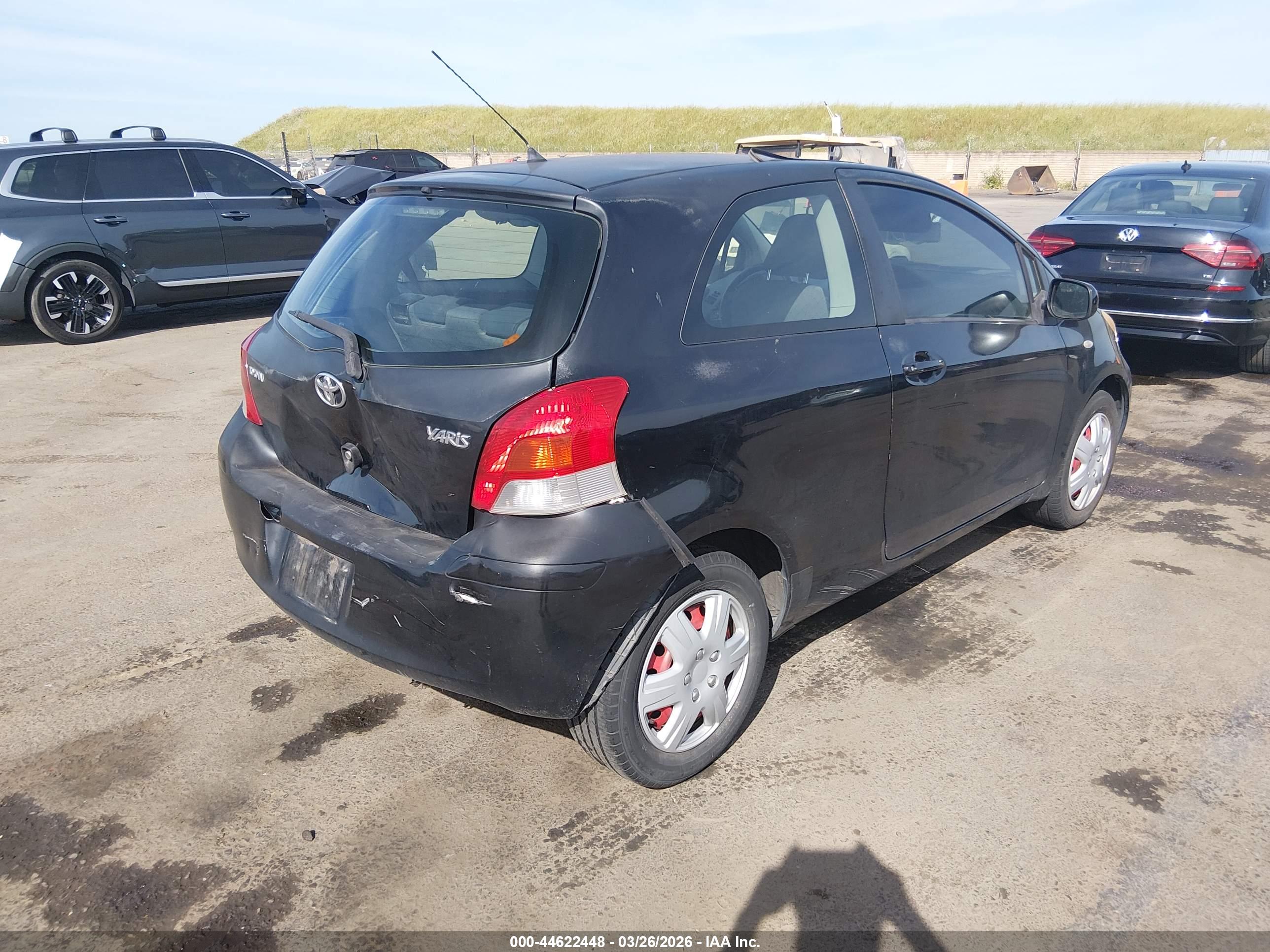 TOYOTA YARIS image 4