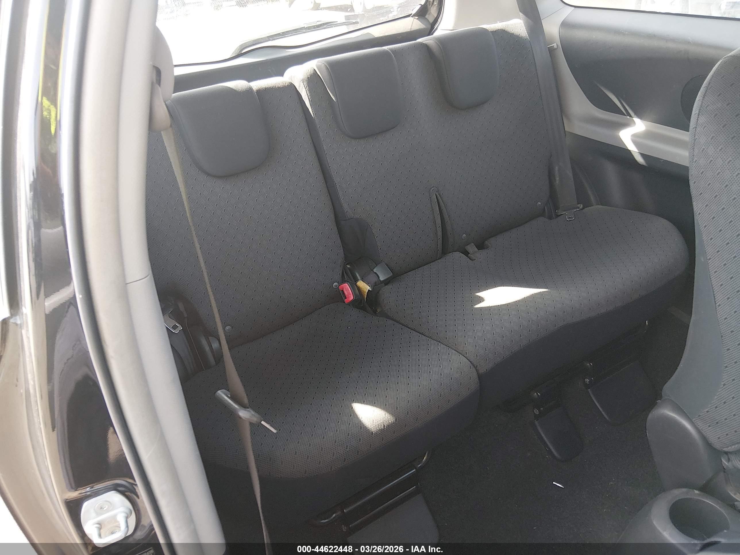 TOYOTA YARIS image 8