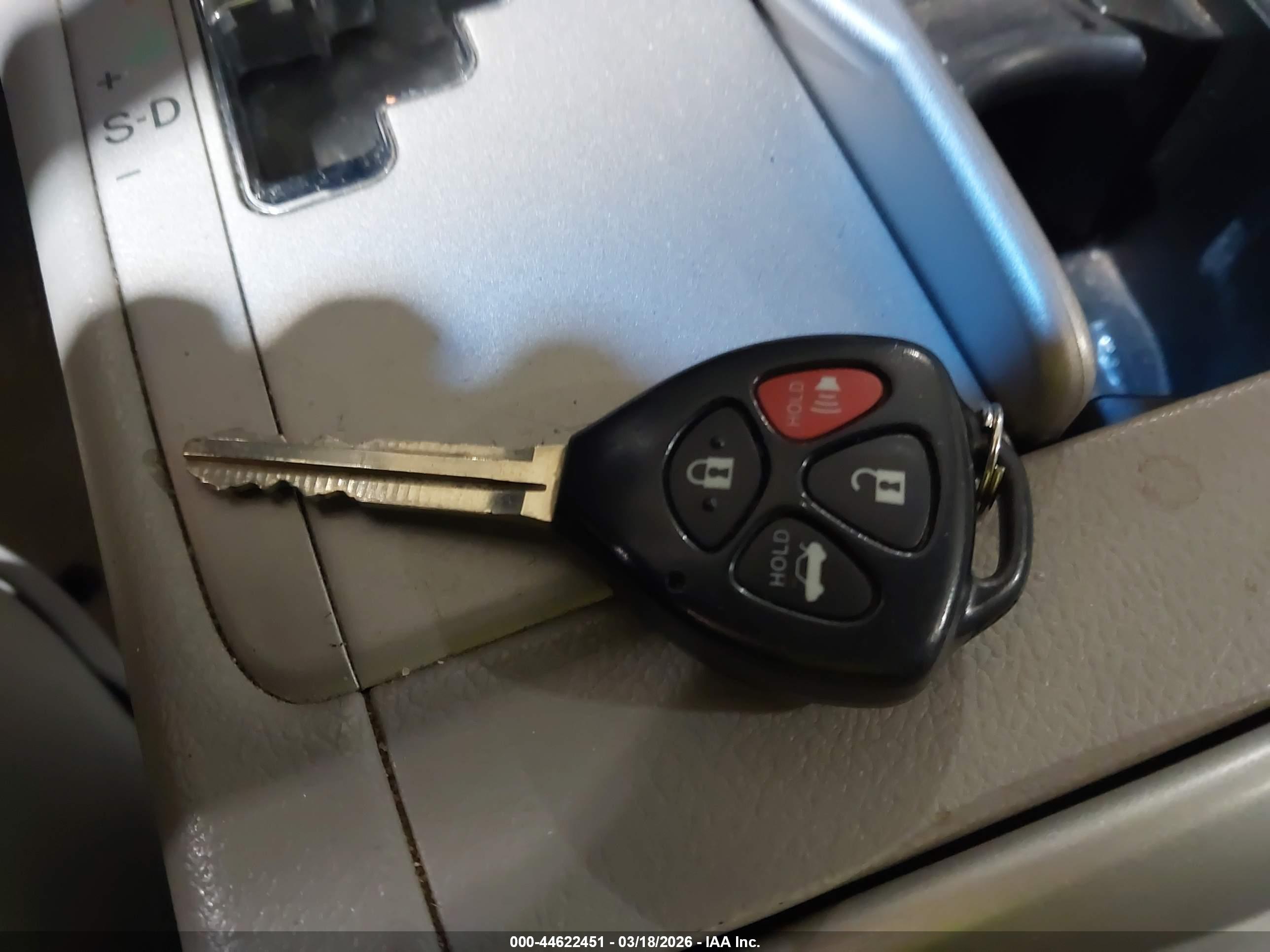 TOYOTA CAMRY image 11