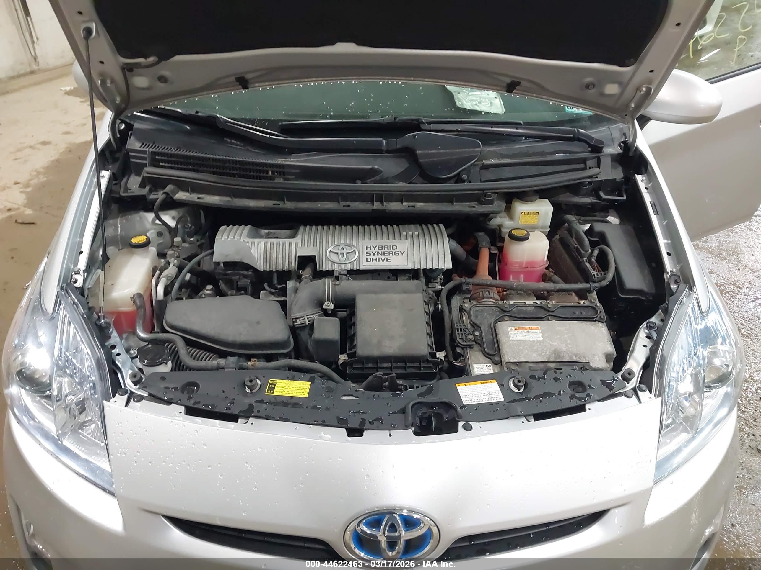TOYOTA PRIUS image 10