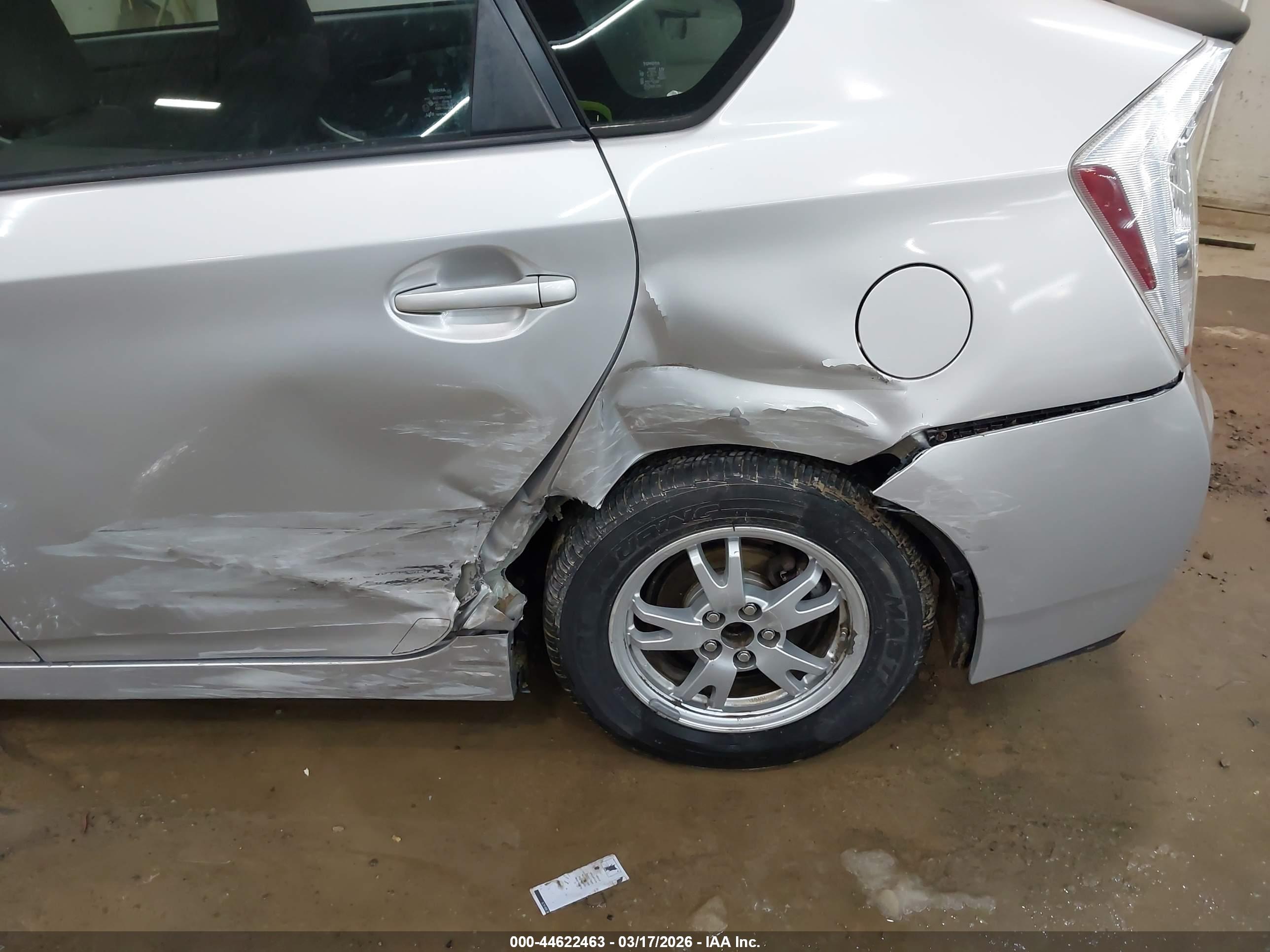 TOYOTA PRIUS image 6