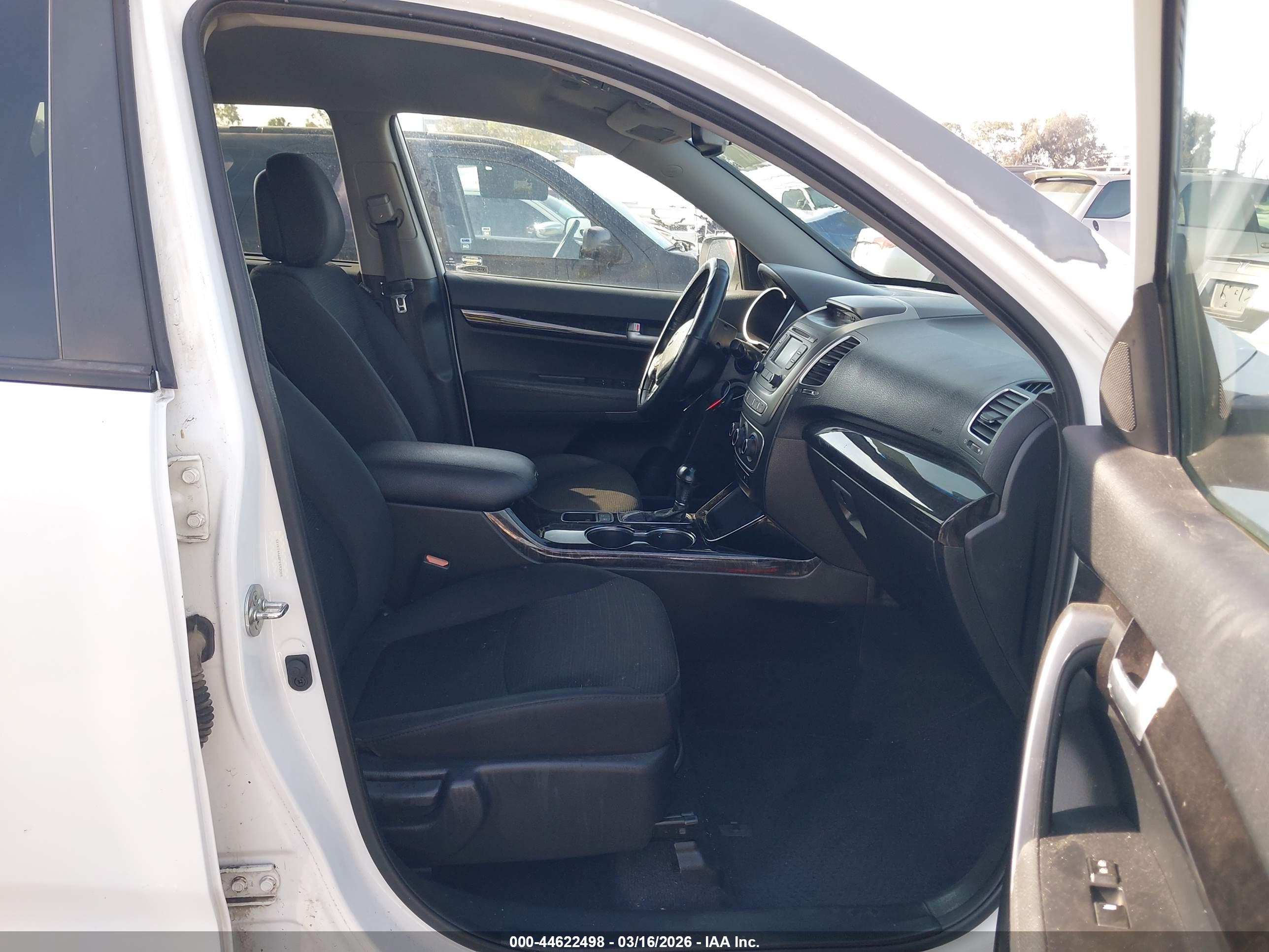 KIA SORENTO image 5