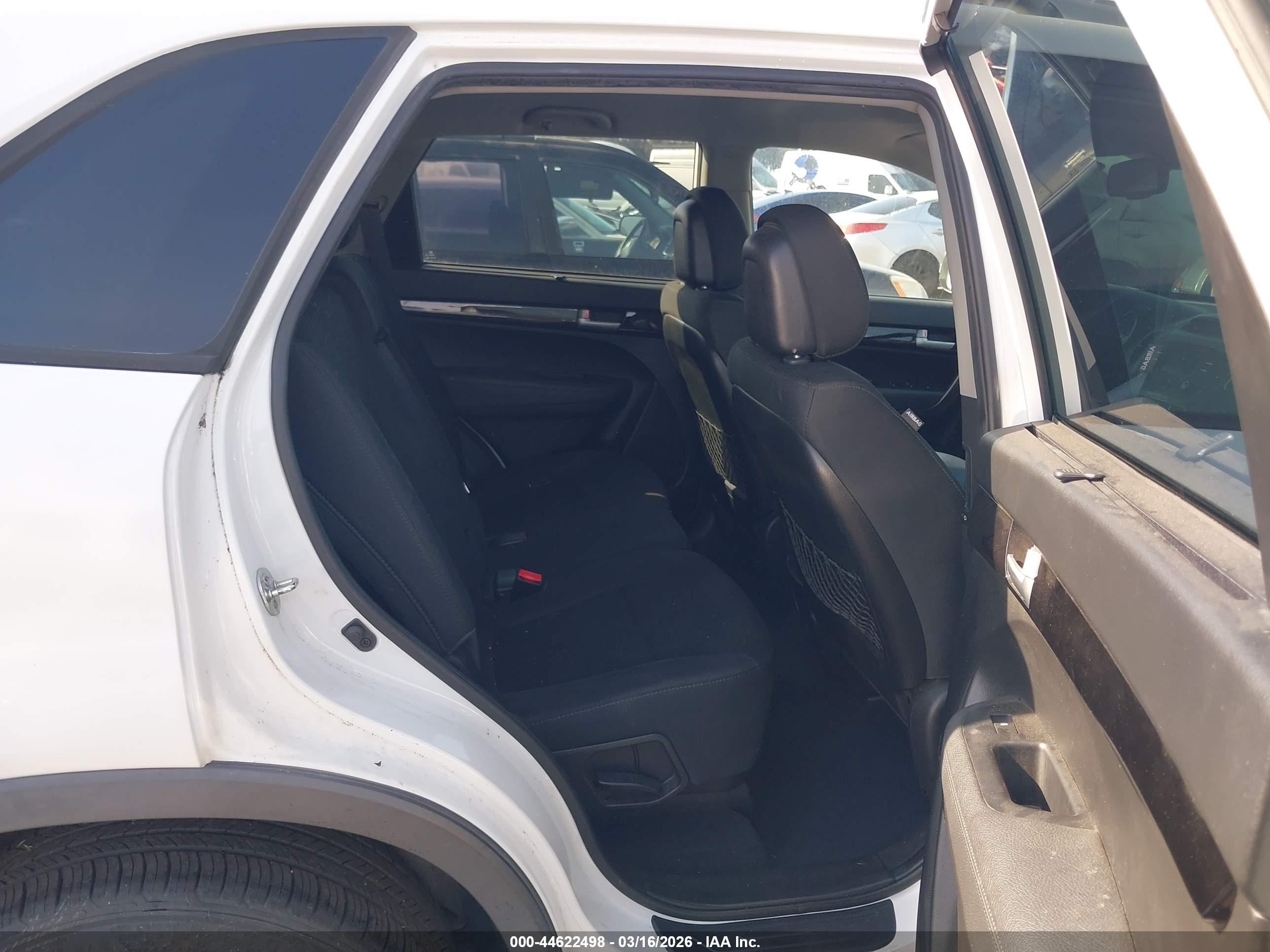 KIA SORENTO image 8