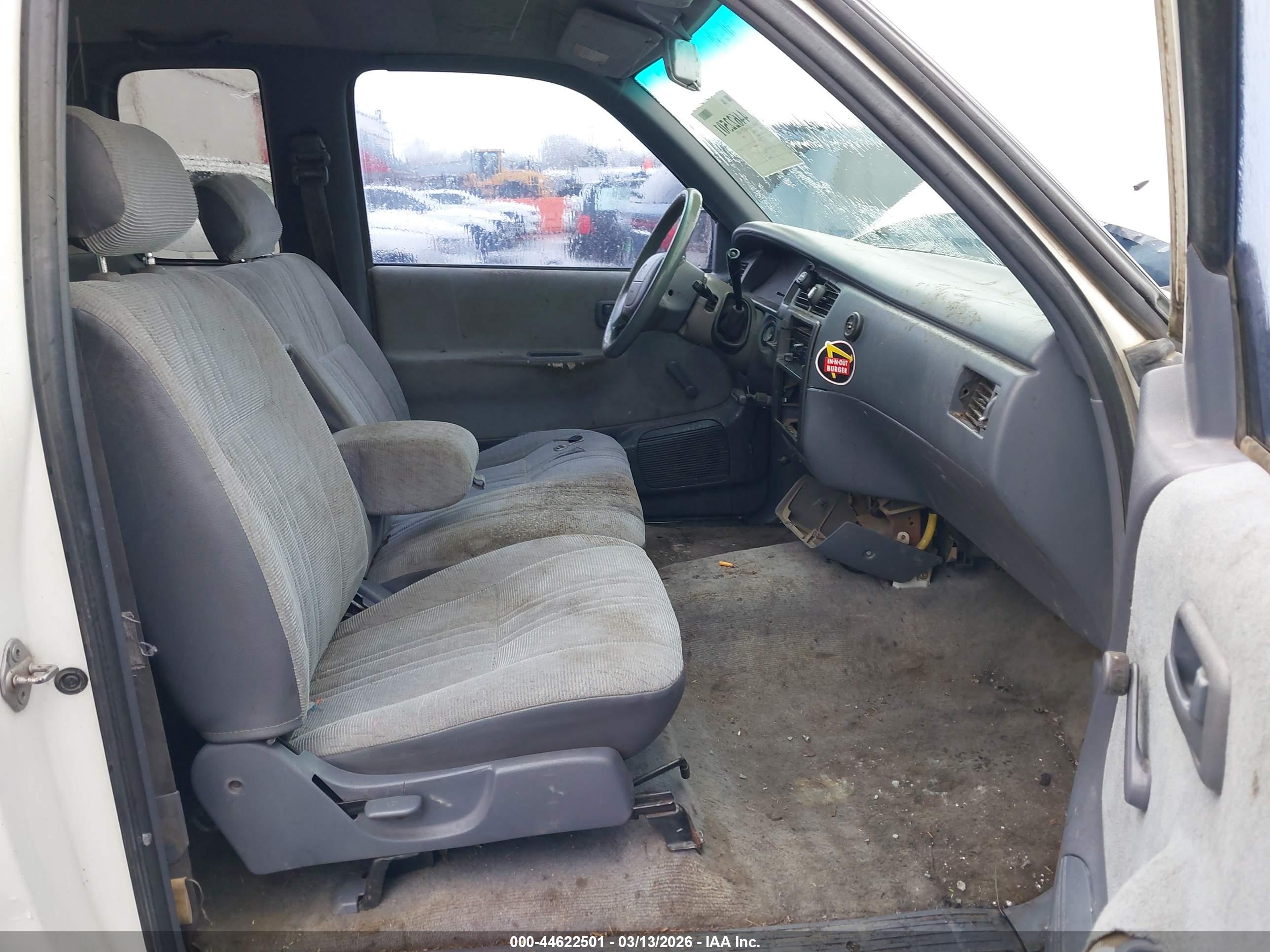 TOYOTA T100 image 5