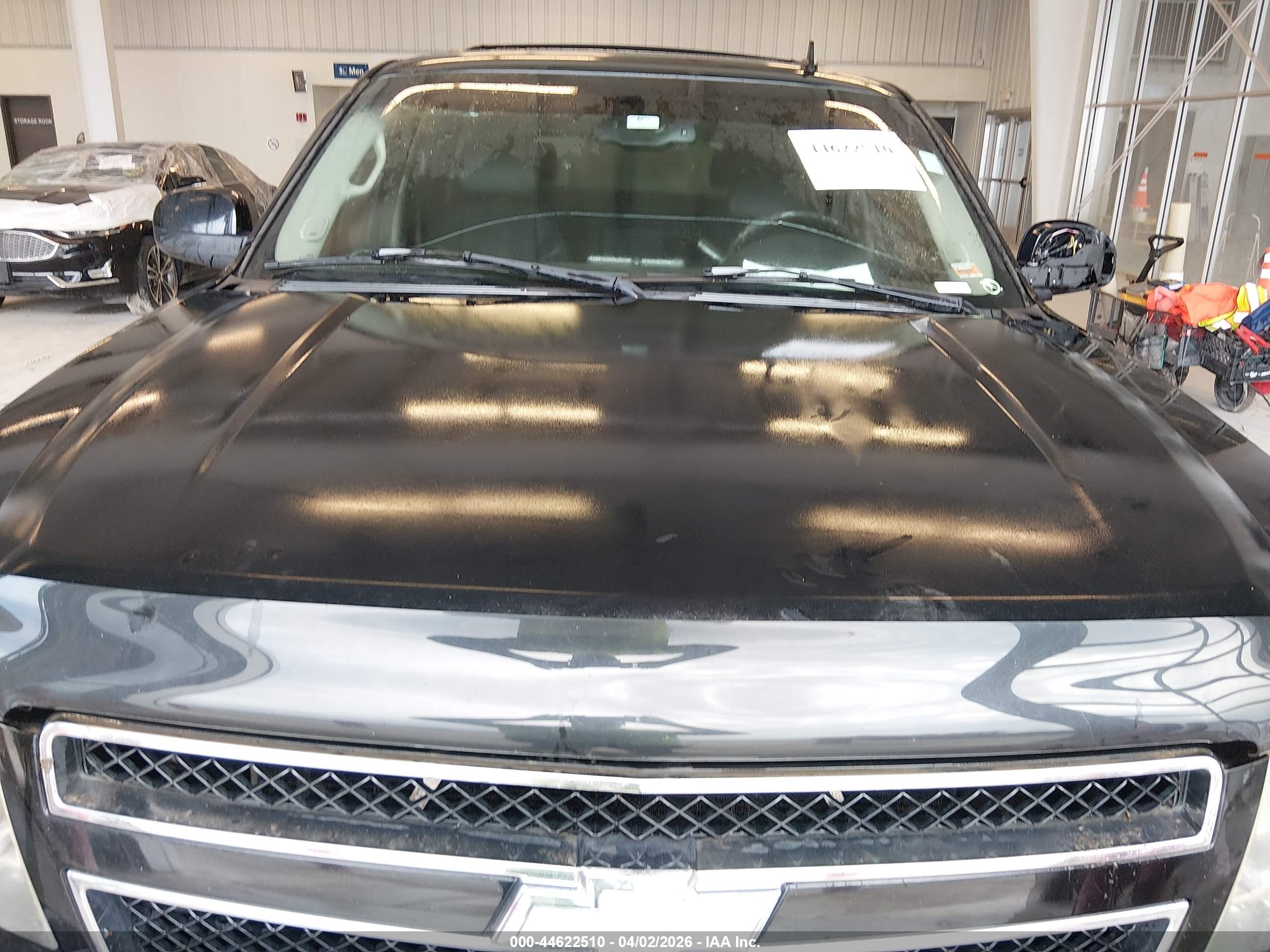 CHEVROLET TAHOE image 6