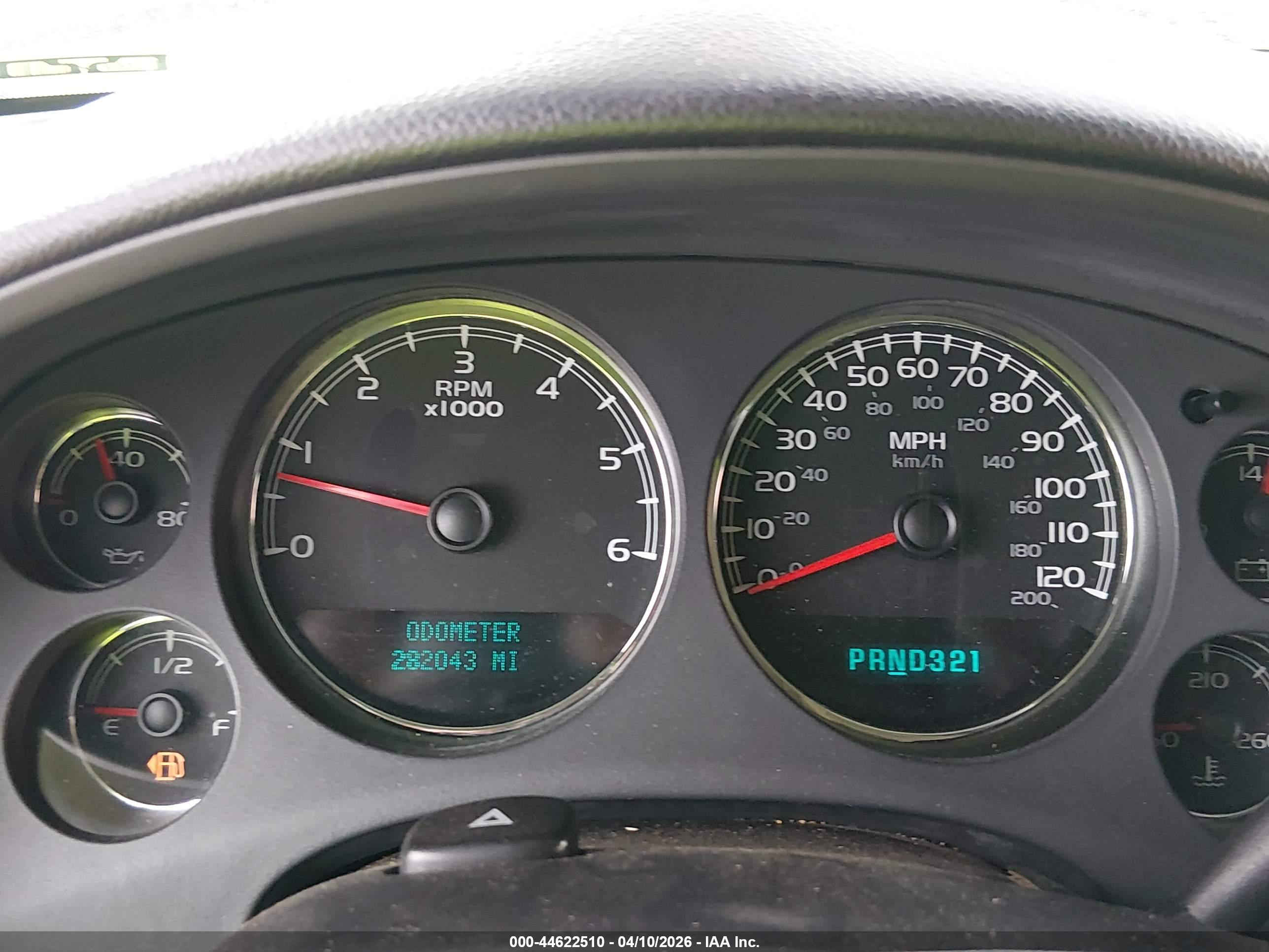 CHEVROLET TAHOE image 7