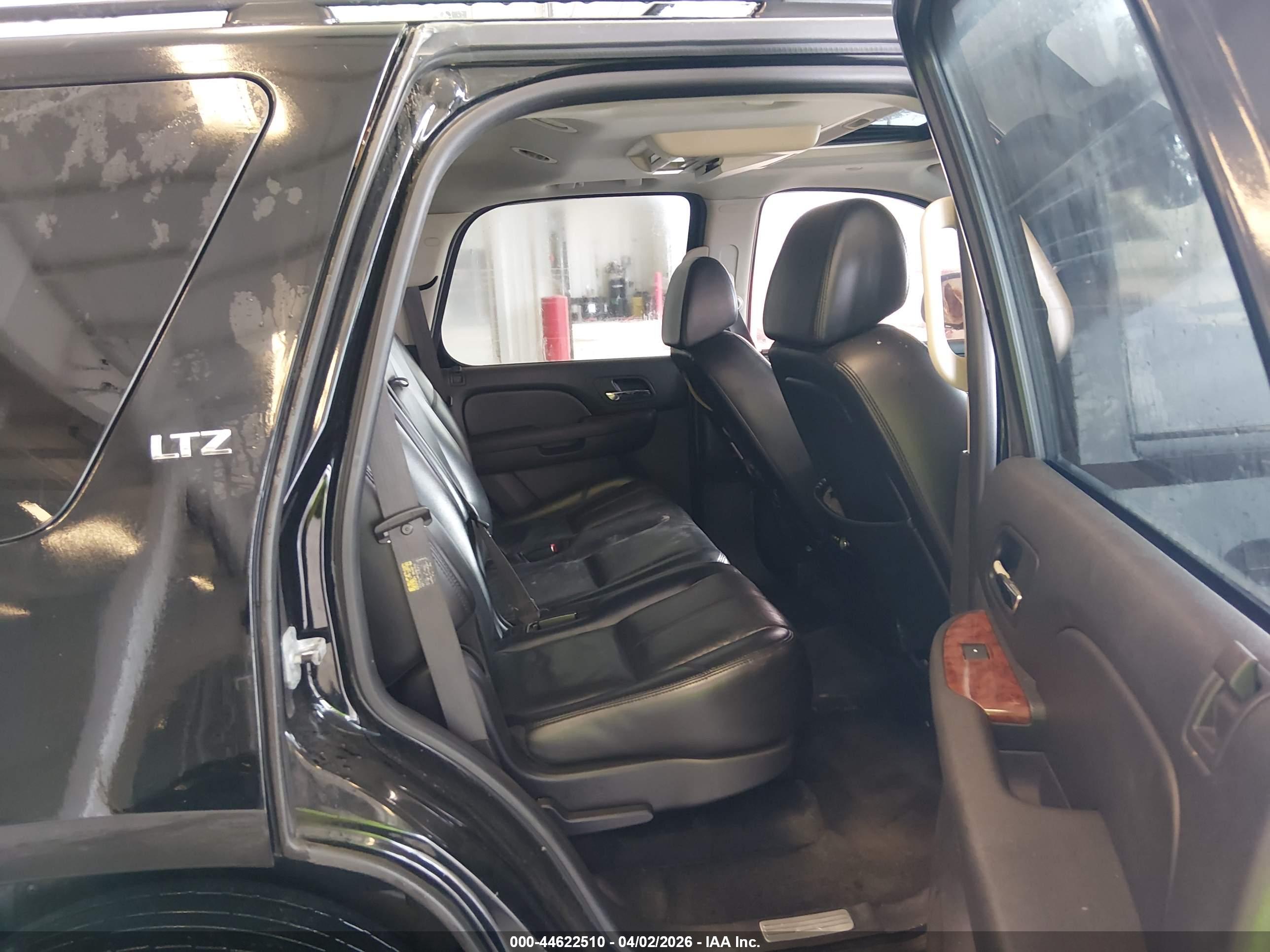 CHEVROLET TAHOE image 8