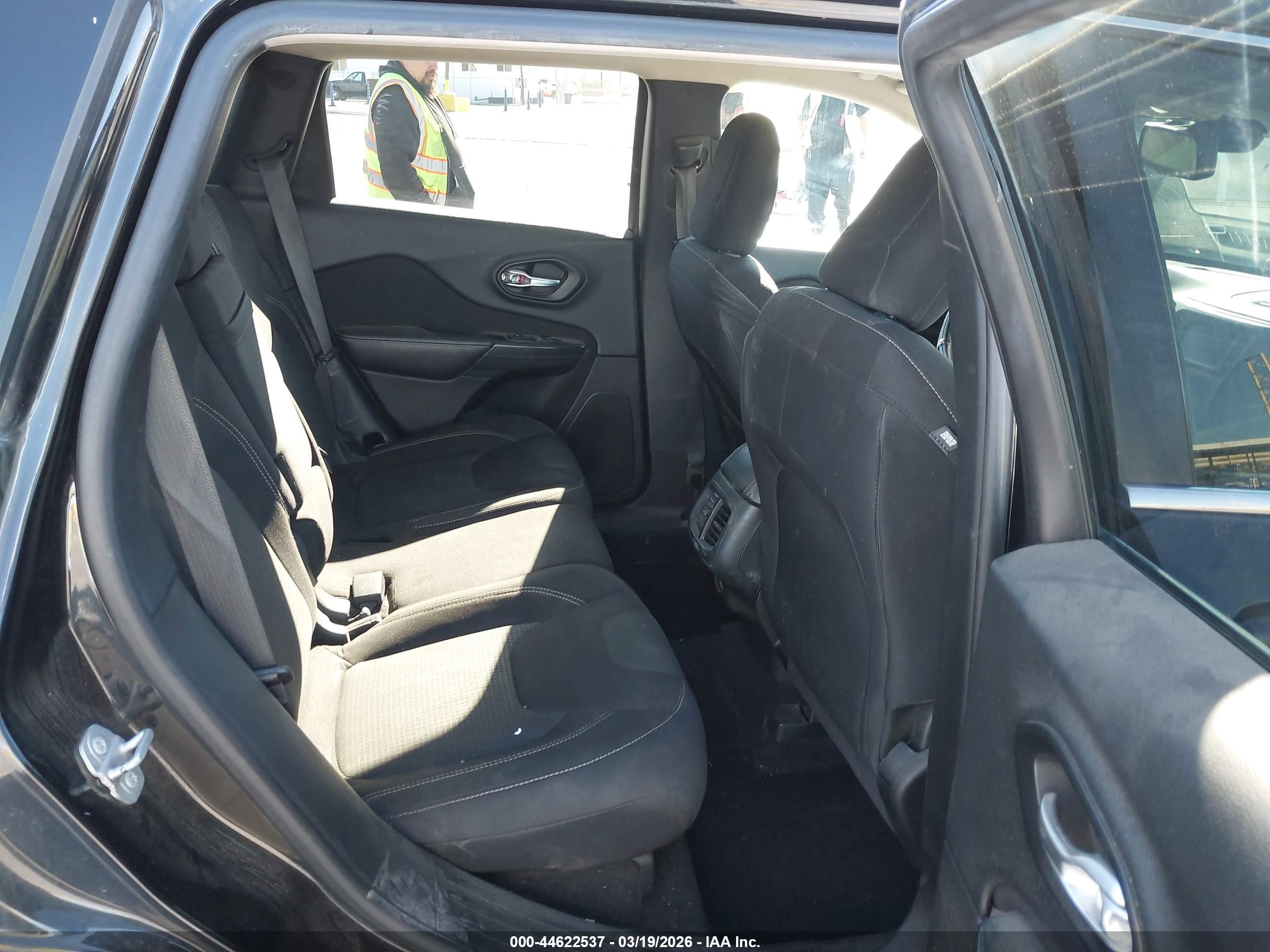 JEEP CHEROKEE image 8