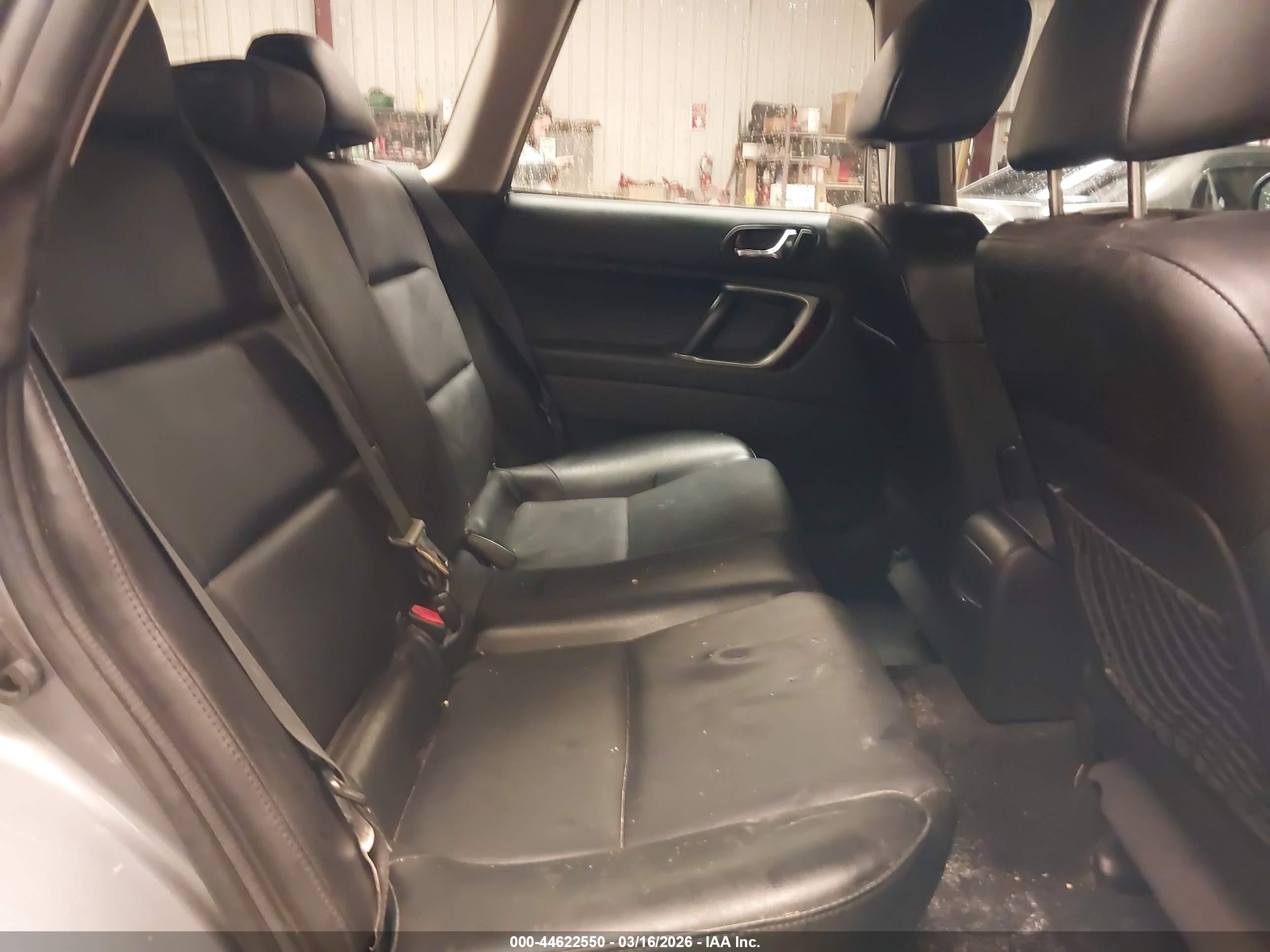 SUBARU OUTBACK image 8