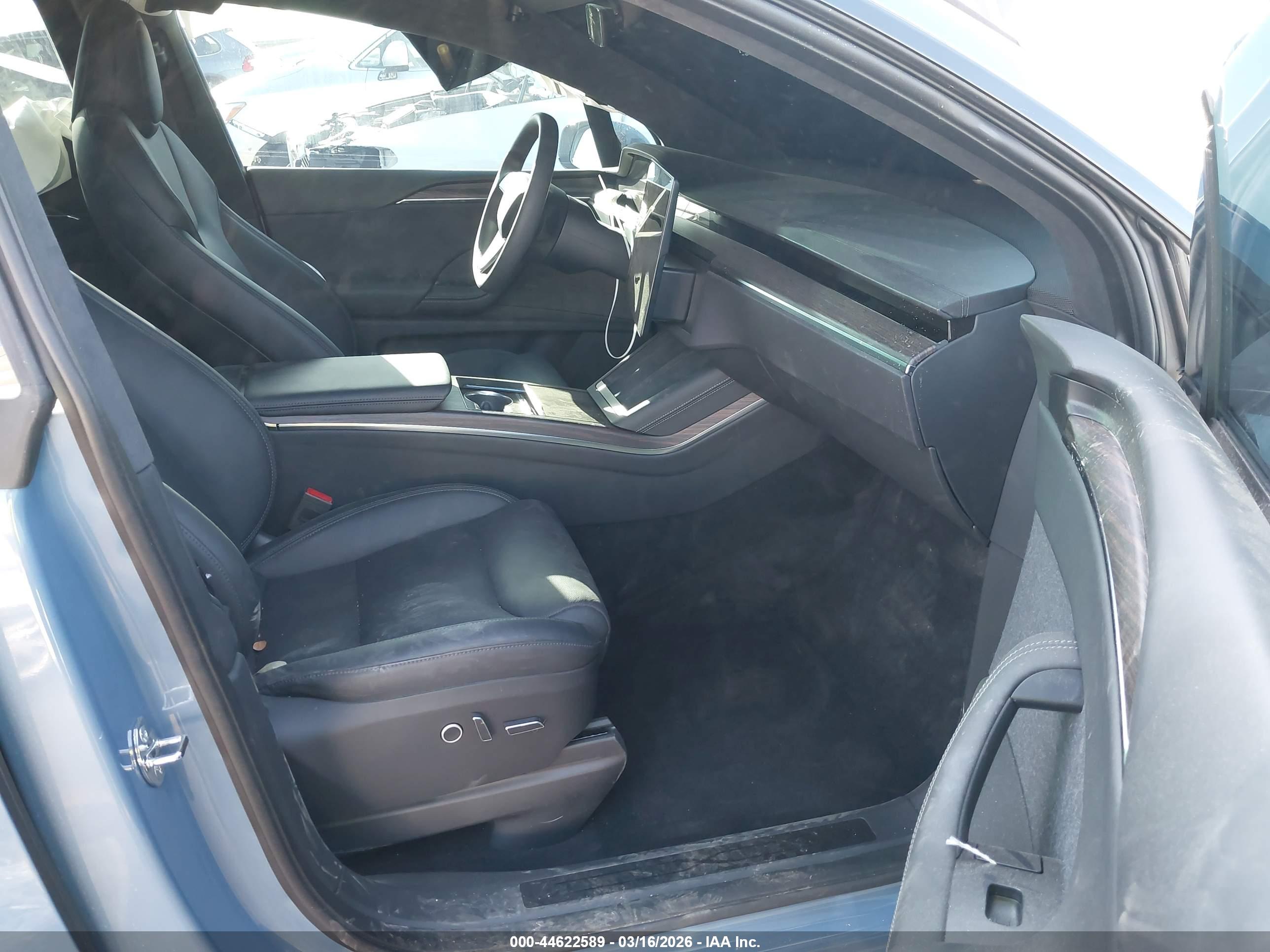 TESLA MODEL image 5