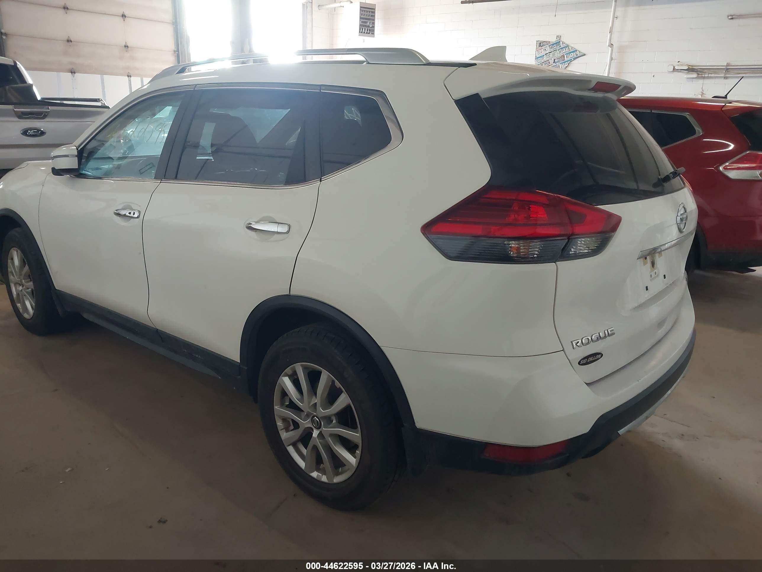 NISSAN ROGUE image 3