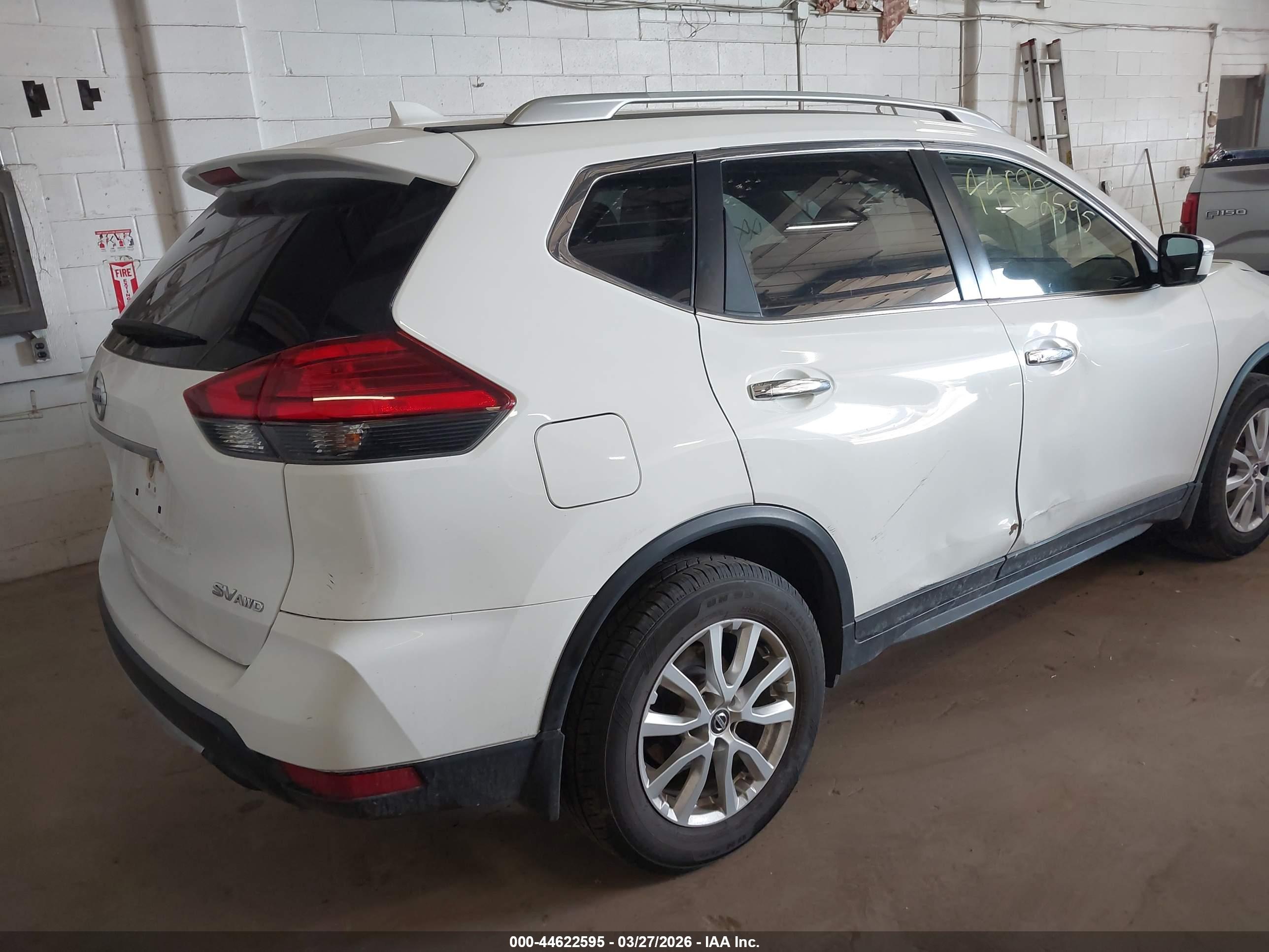 NISSAN ROGUE image 4