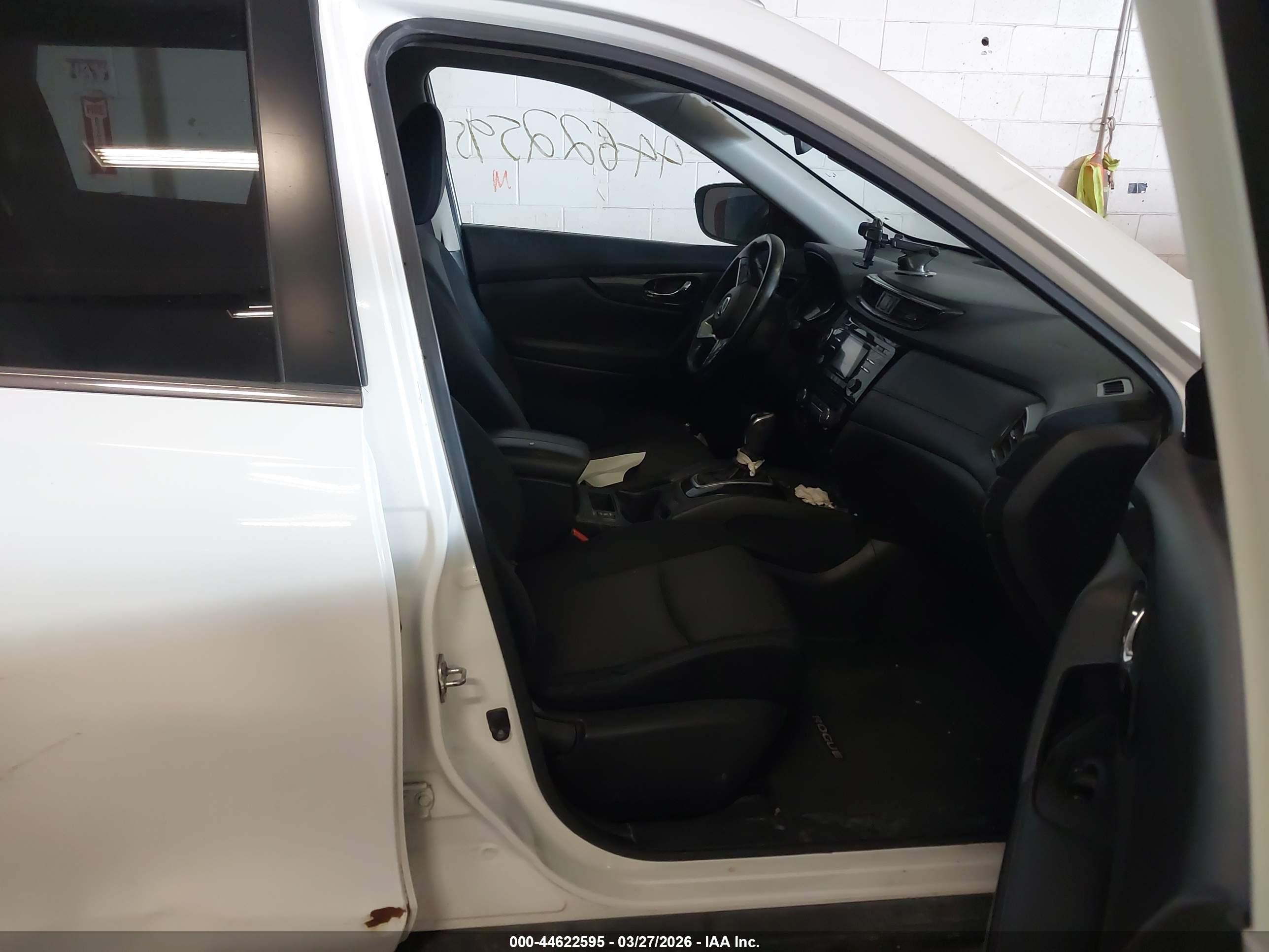 NISSAN ROGUE image 5