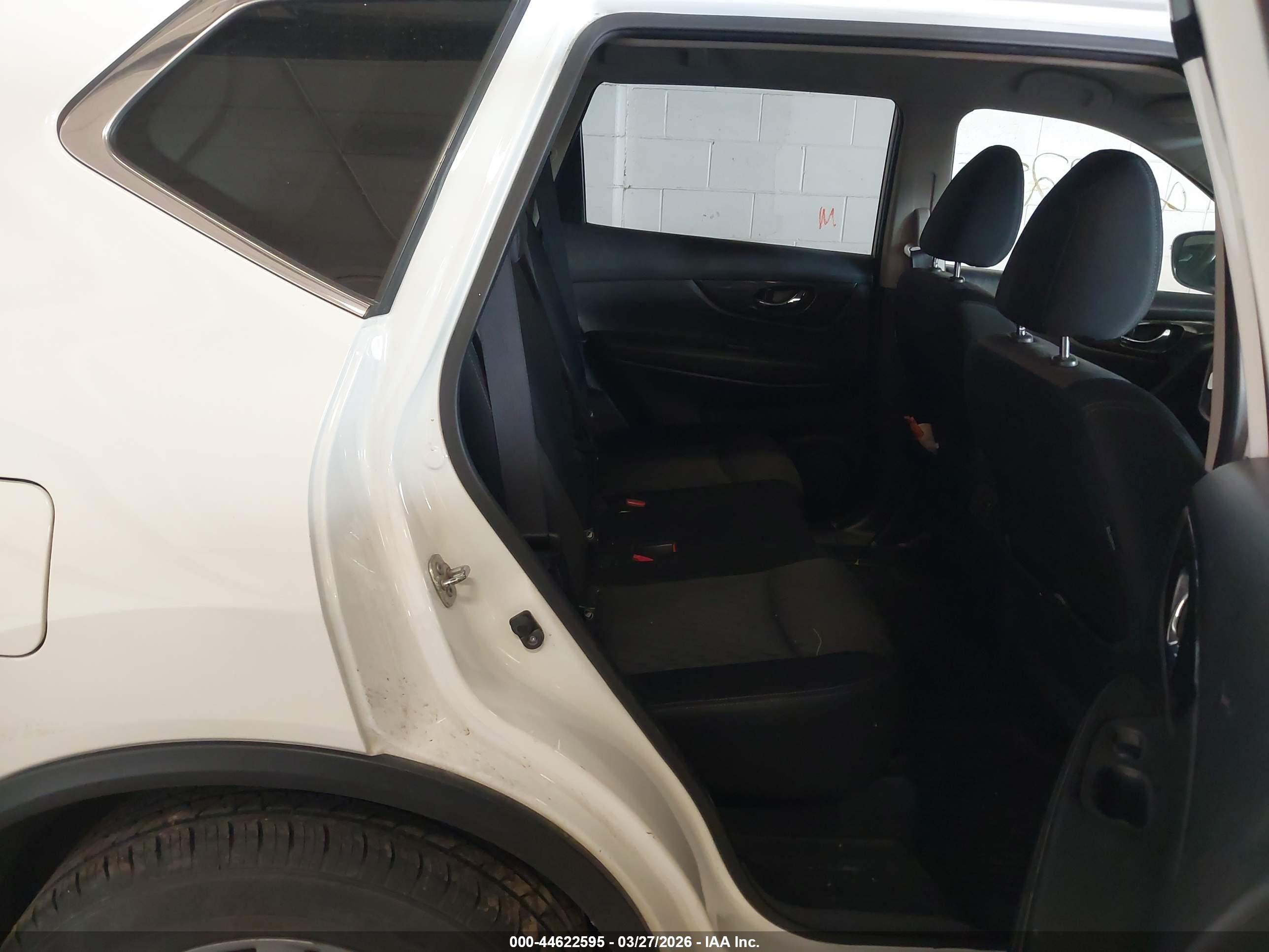 NISSAN ROGUE image 8