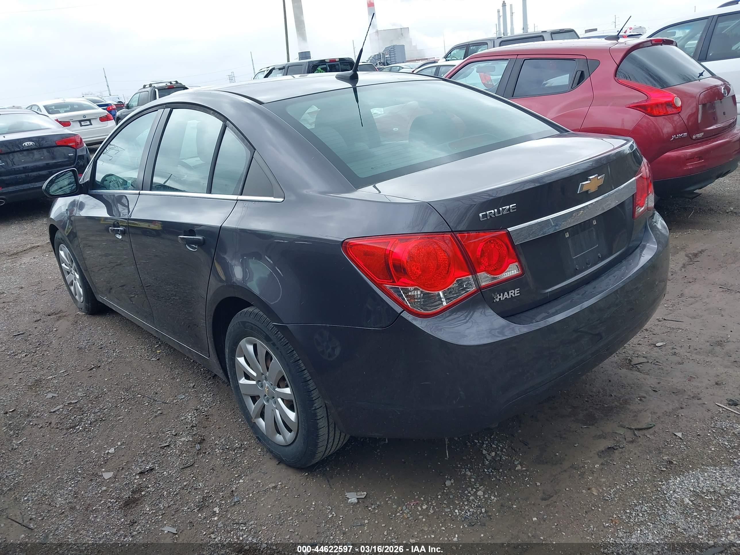 CHEVROLET CRUZE image 3