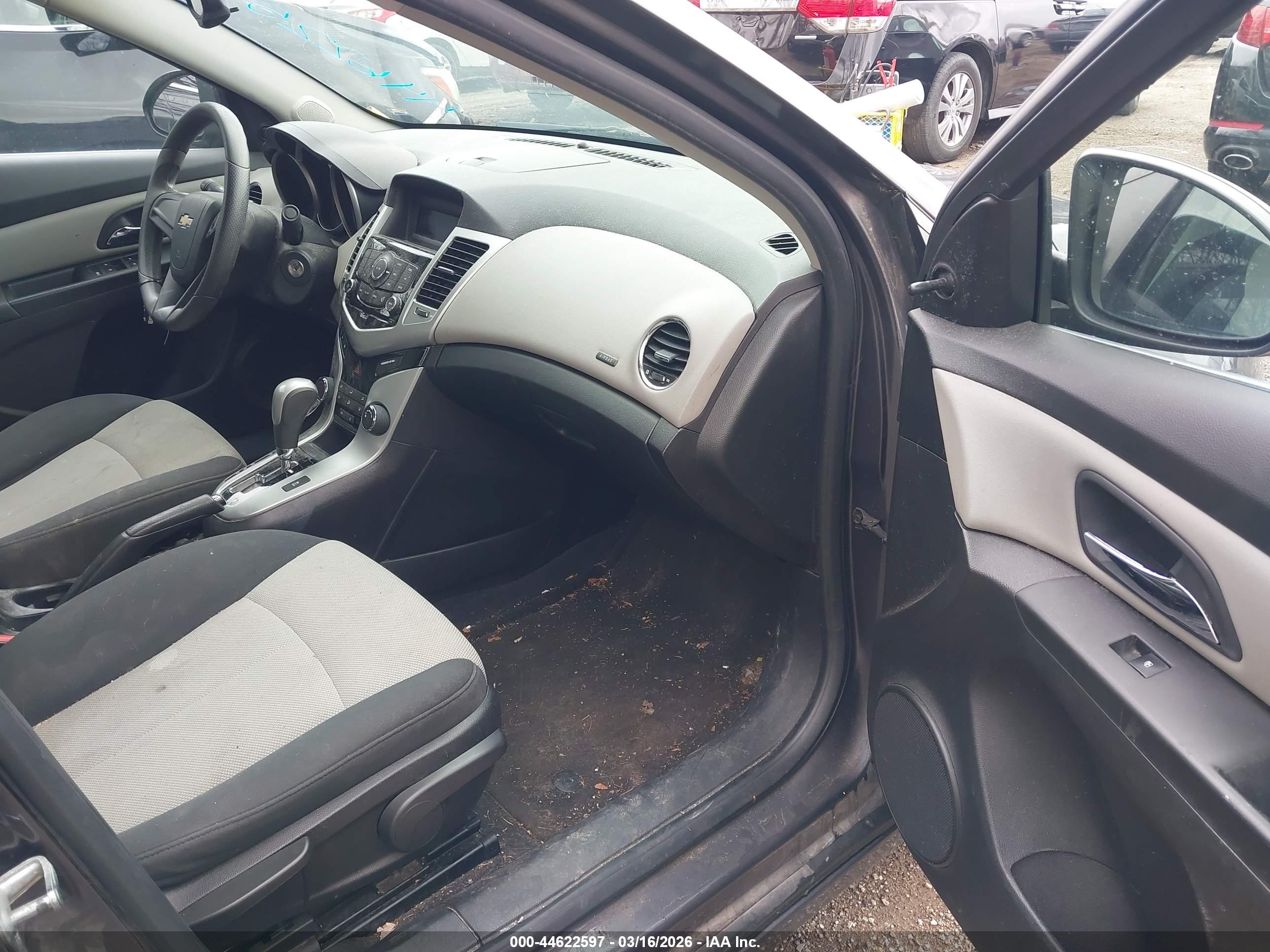 CHEVROLET CRUZE image 5