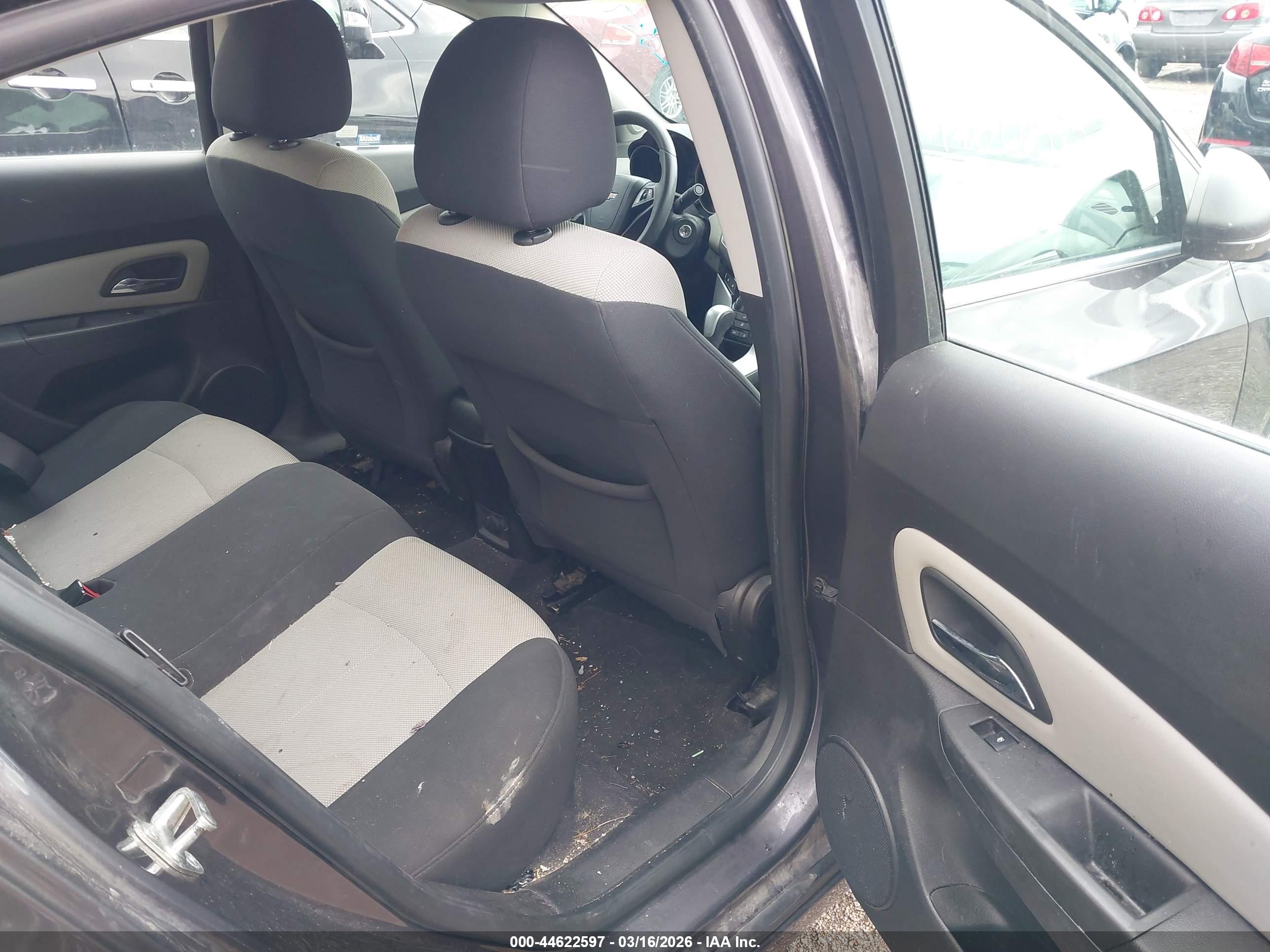 CHEVROLET CRUZE image 8