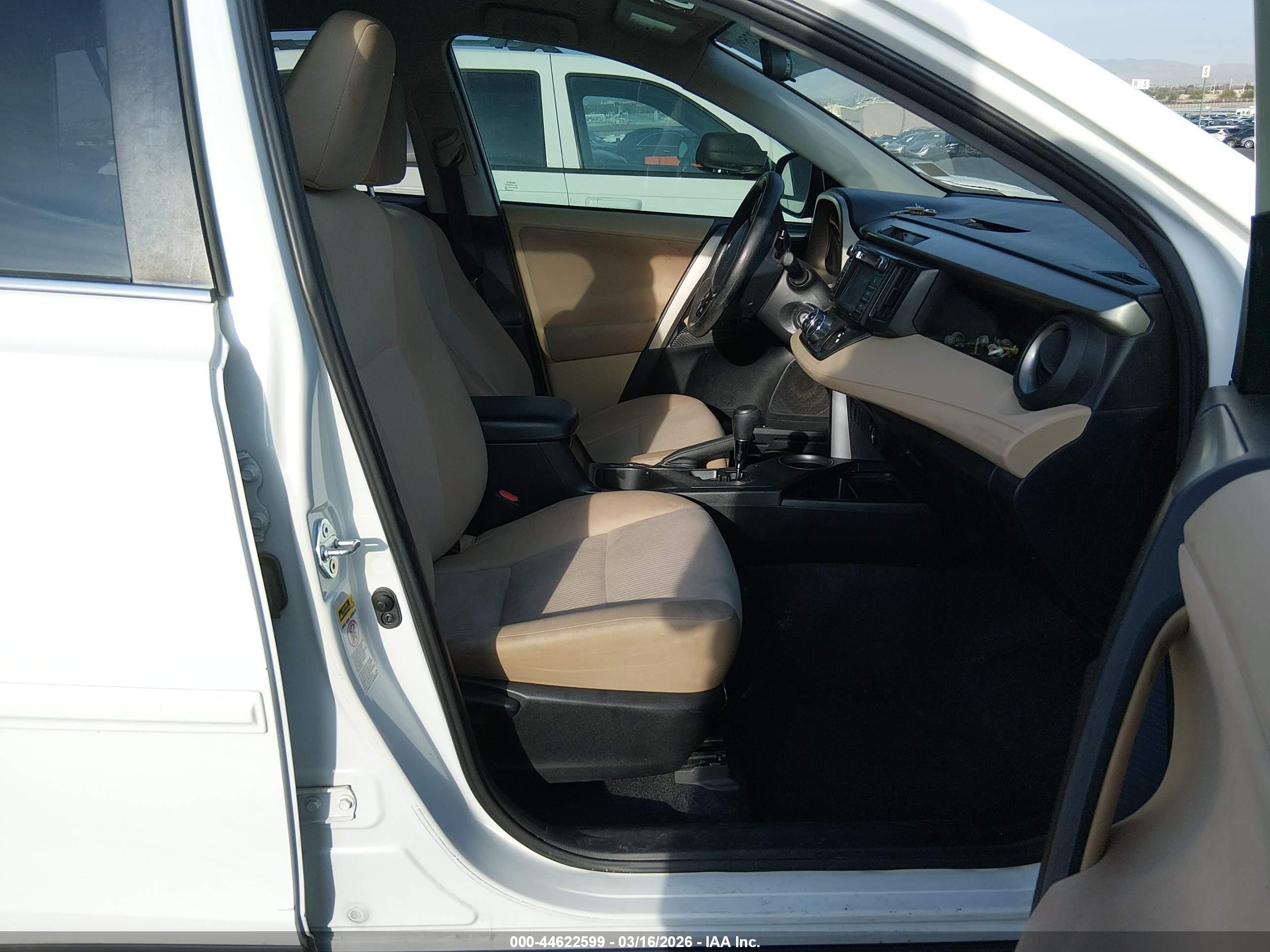 TOYOTA RAV4 image 5