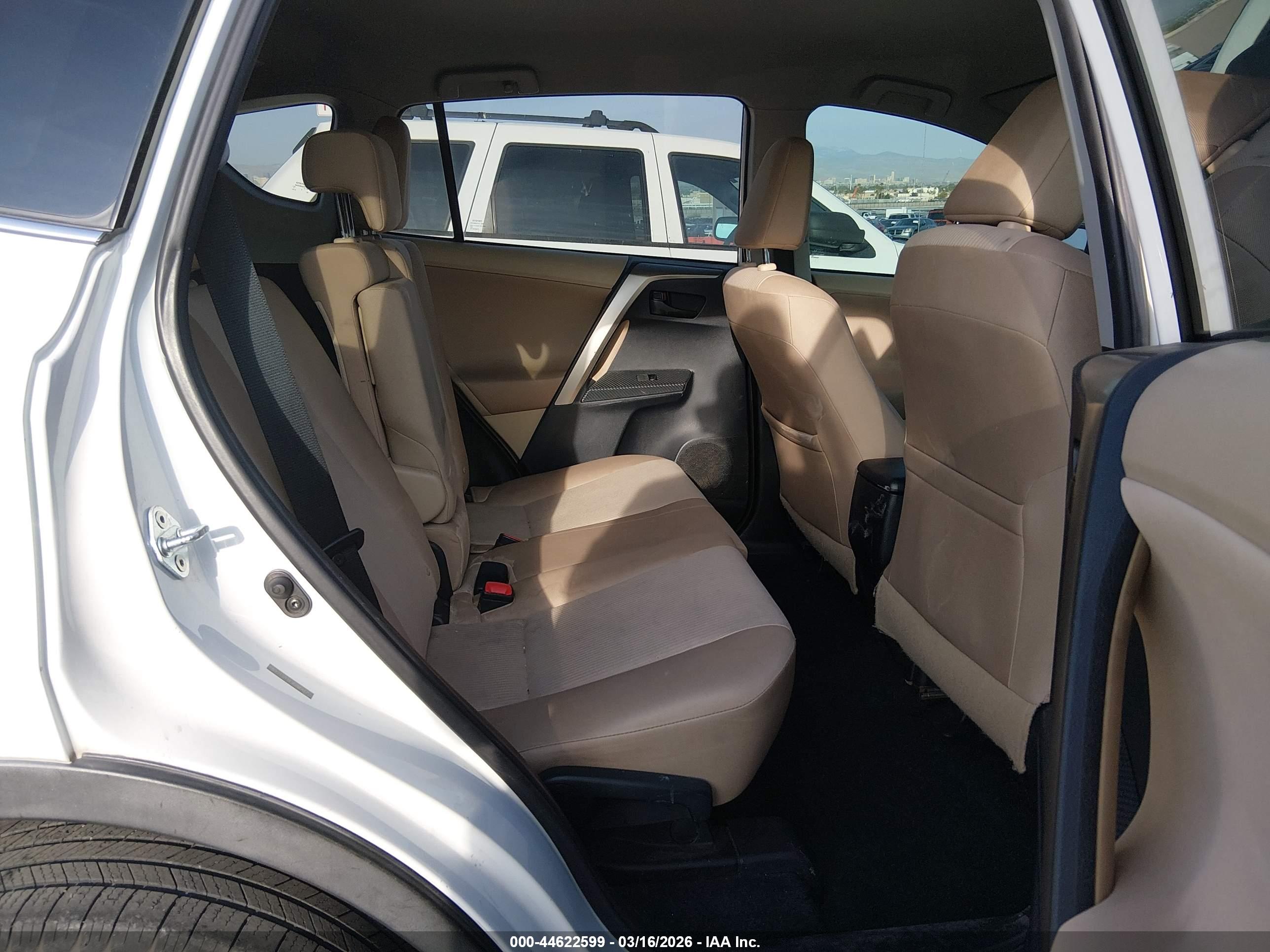 TOYOTA RAV4 image 8