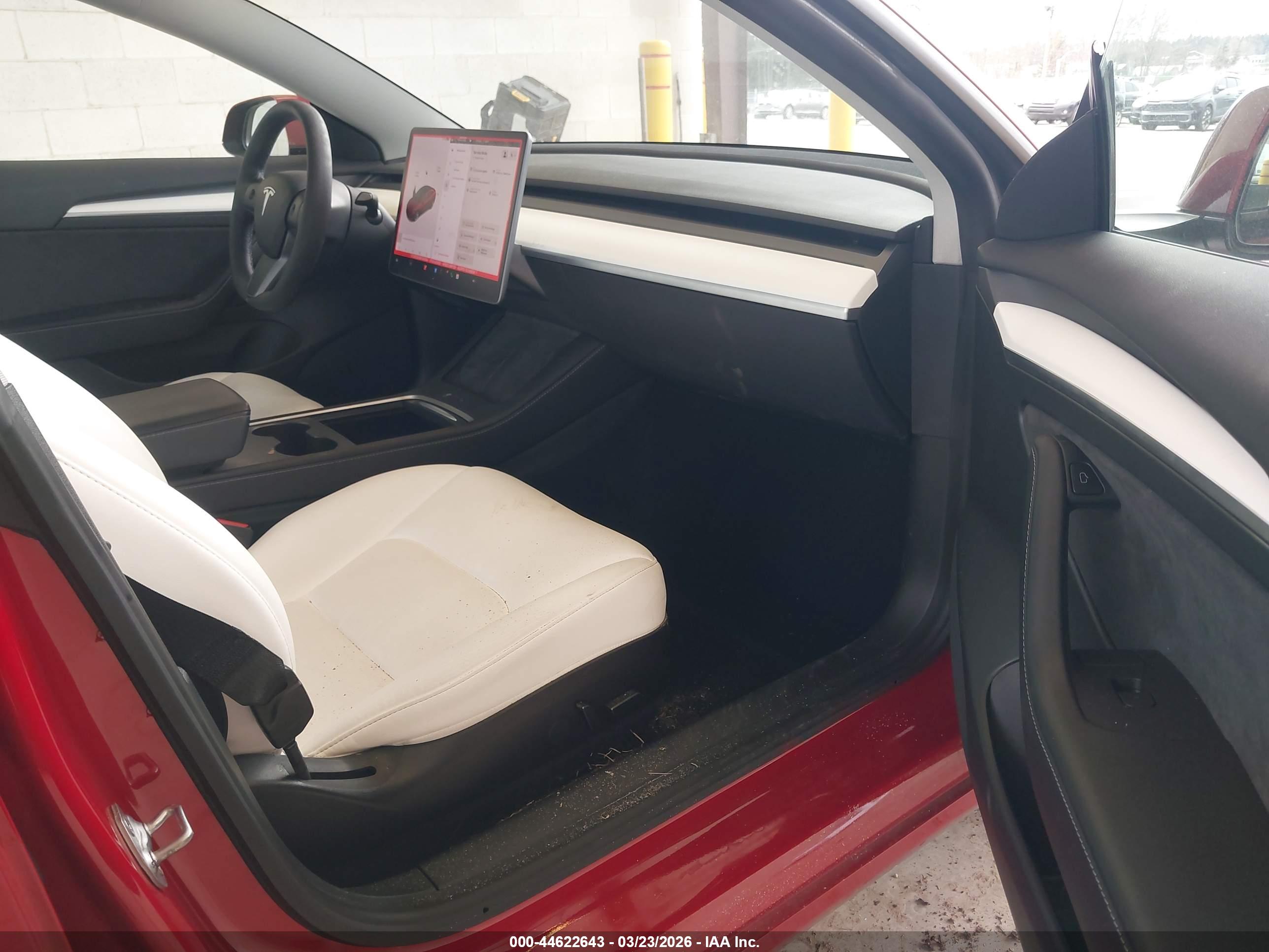 TESLA MODEL image 5