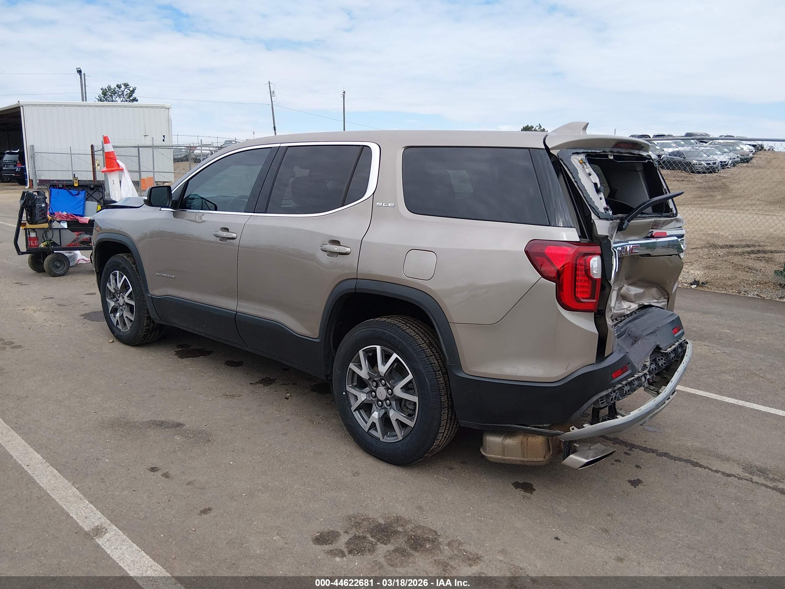 GMC ACADIA image 3