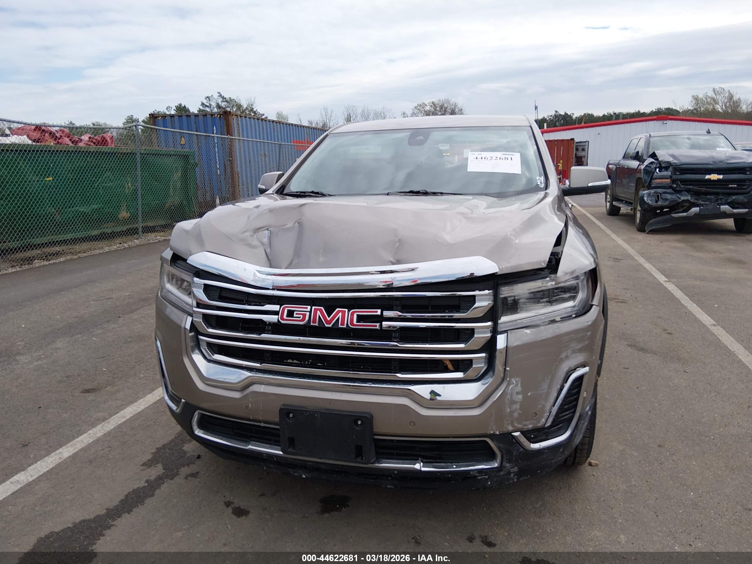 GMC ACADIA image 6