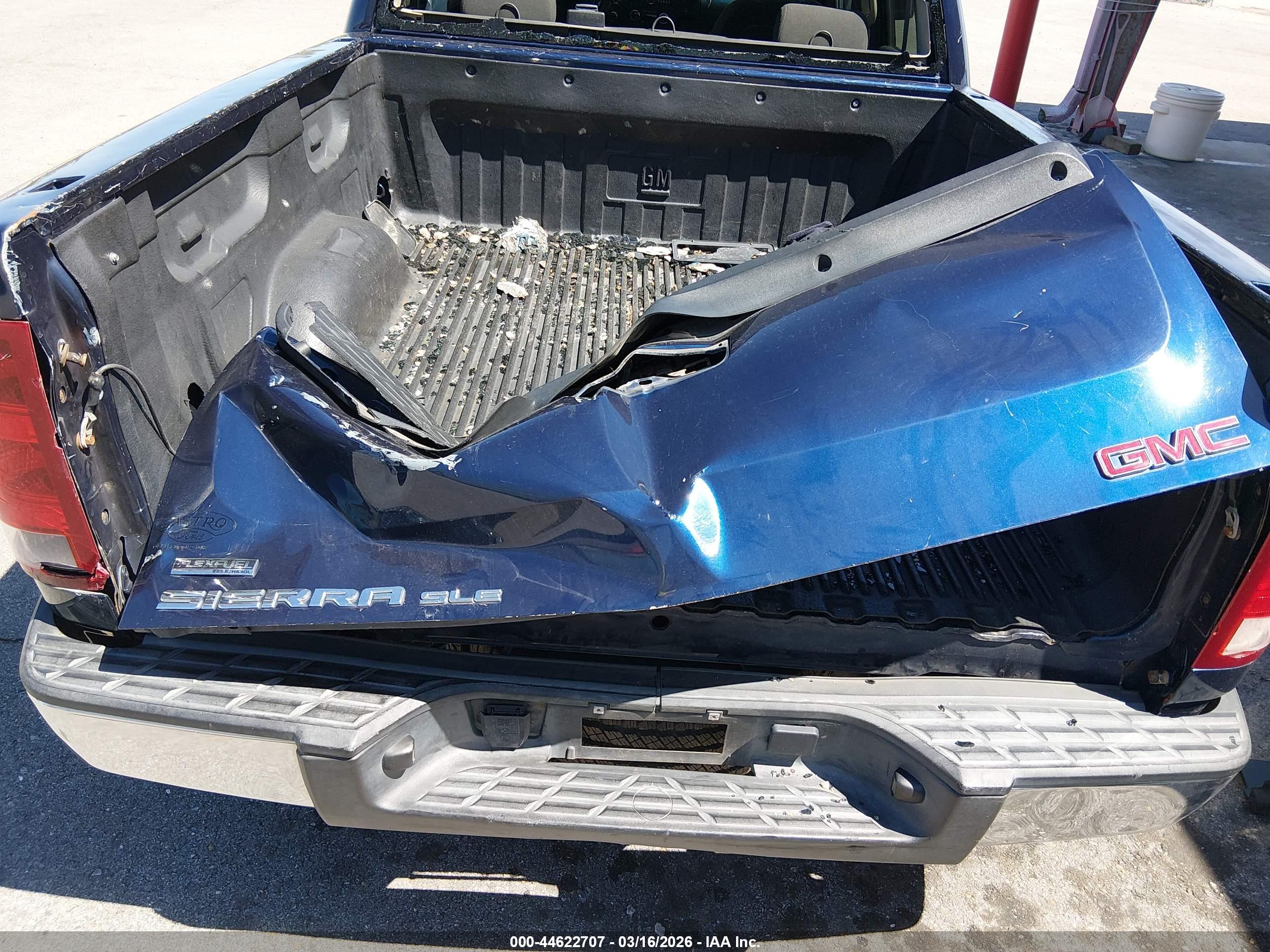 GMC SIERRA image 6