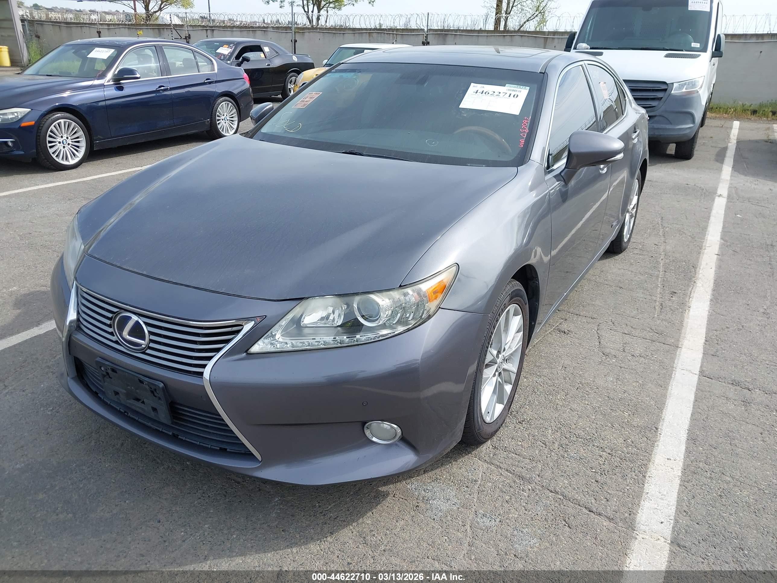 LEXUS ES image 2