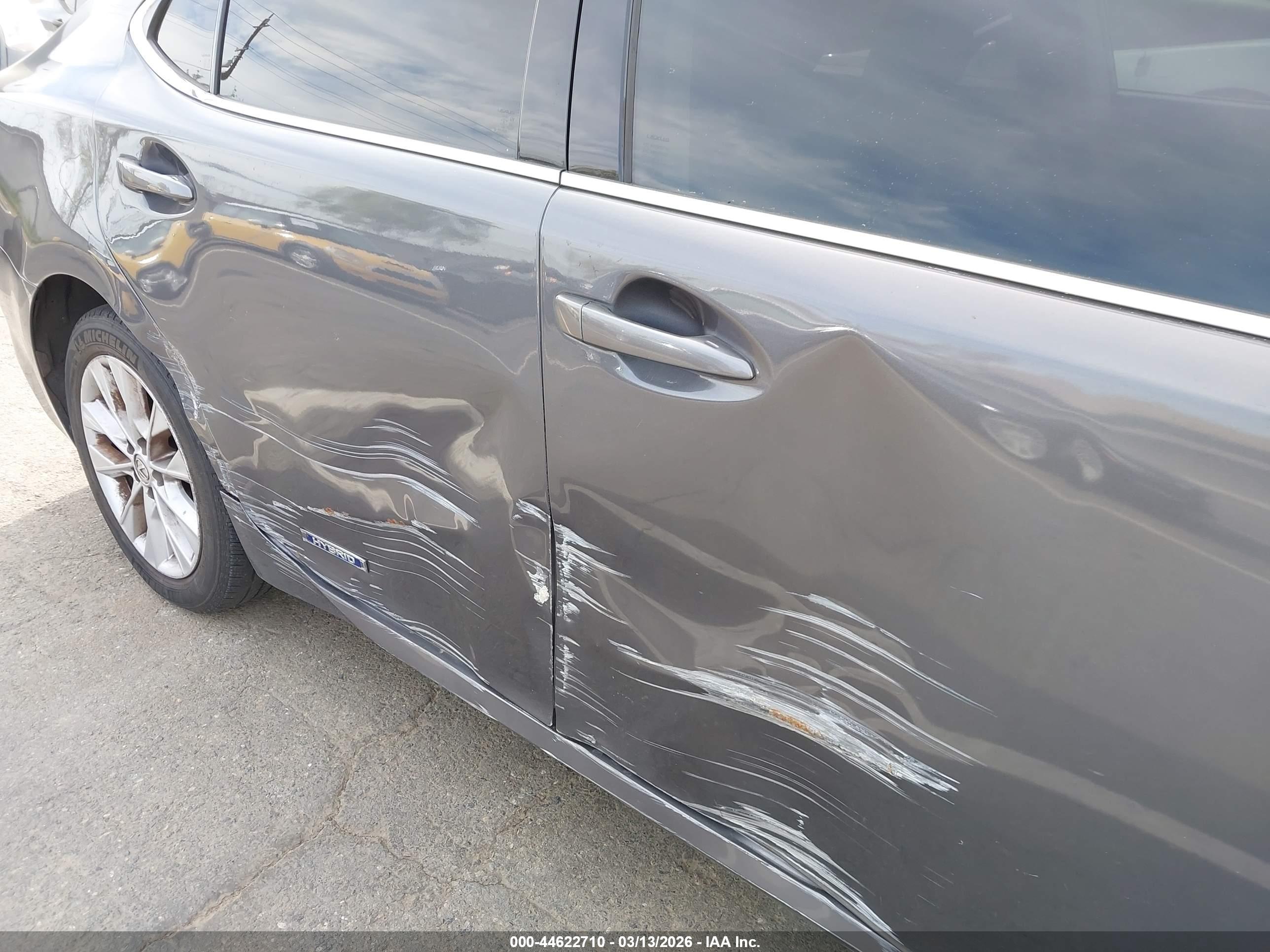 LEXUS ES image 6