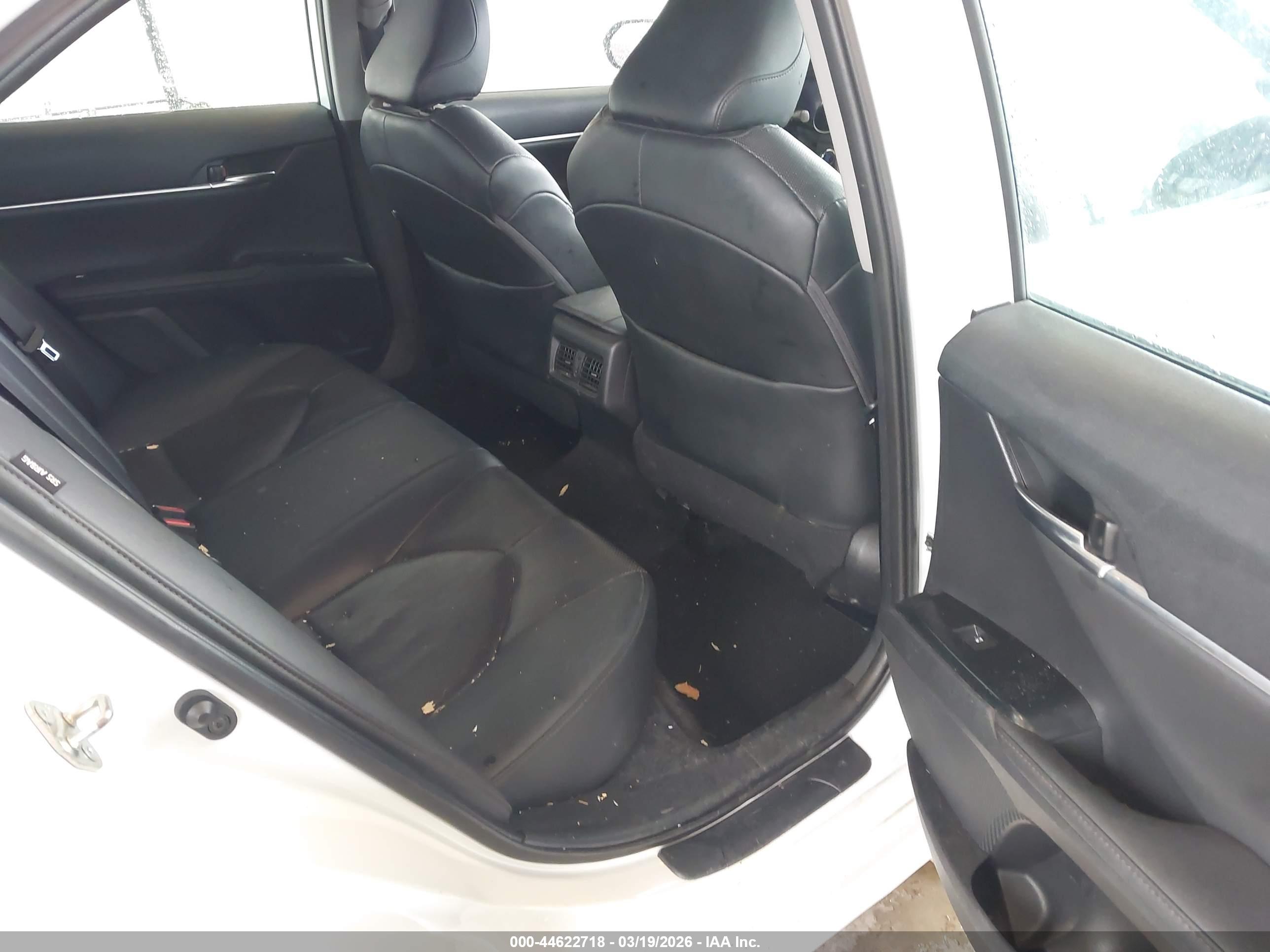 TOYOTA CAMRY image 8