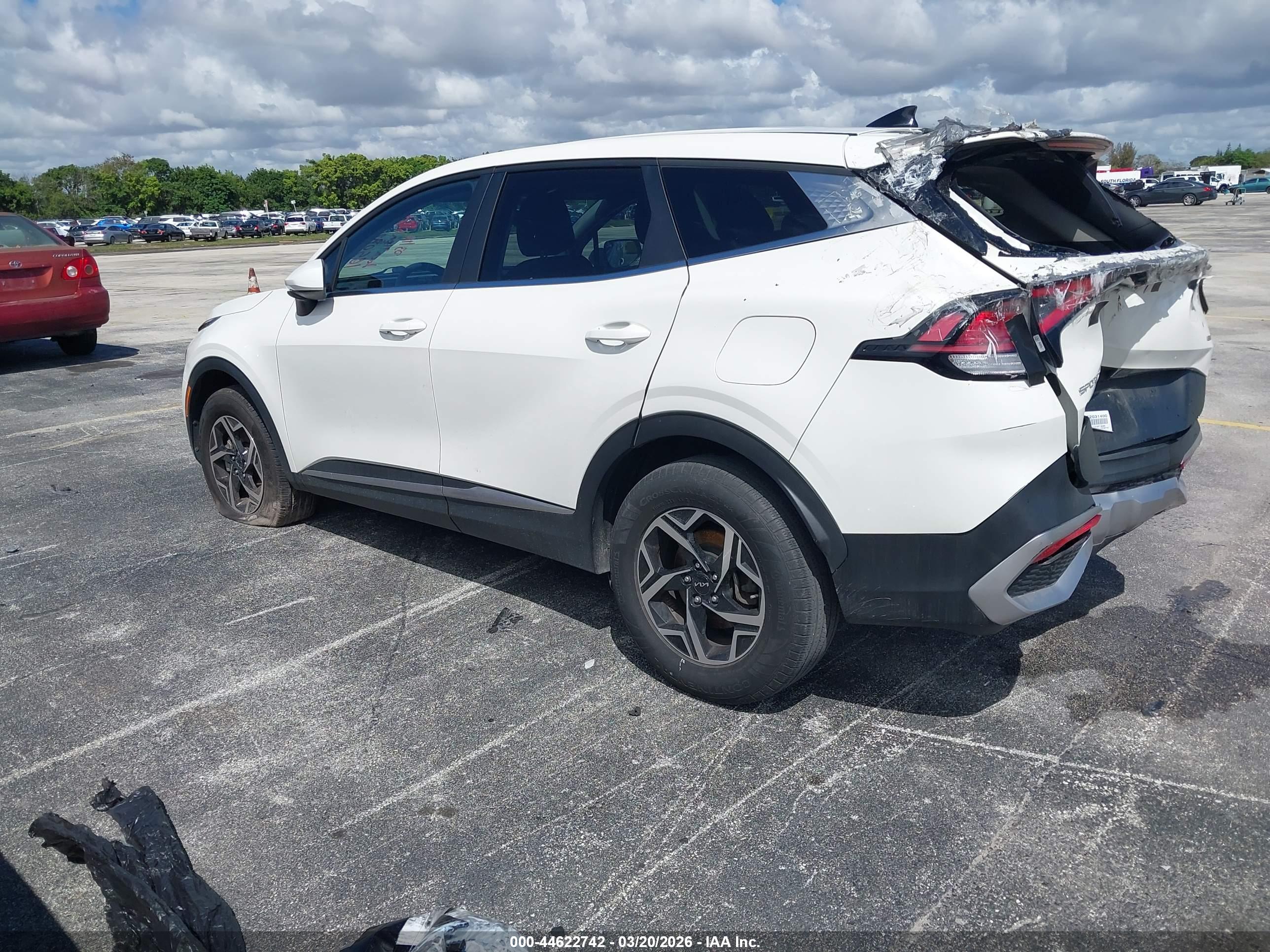KIA SPORTAGE image 3