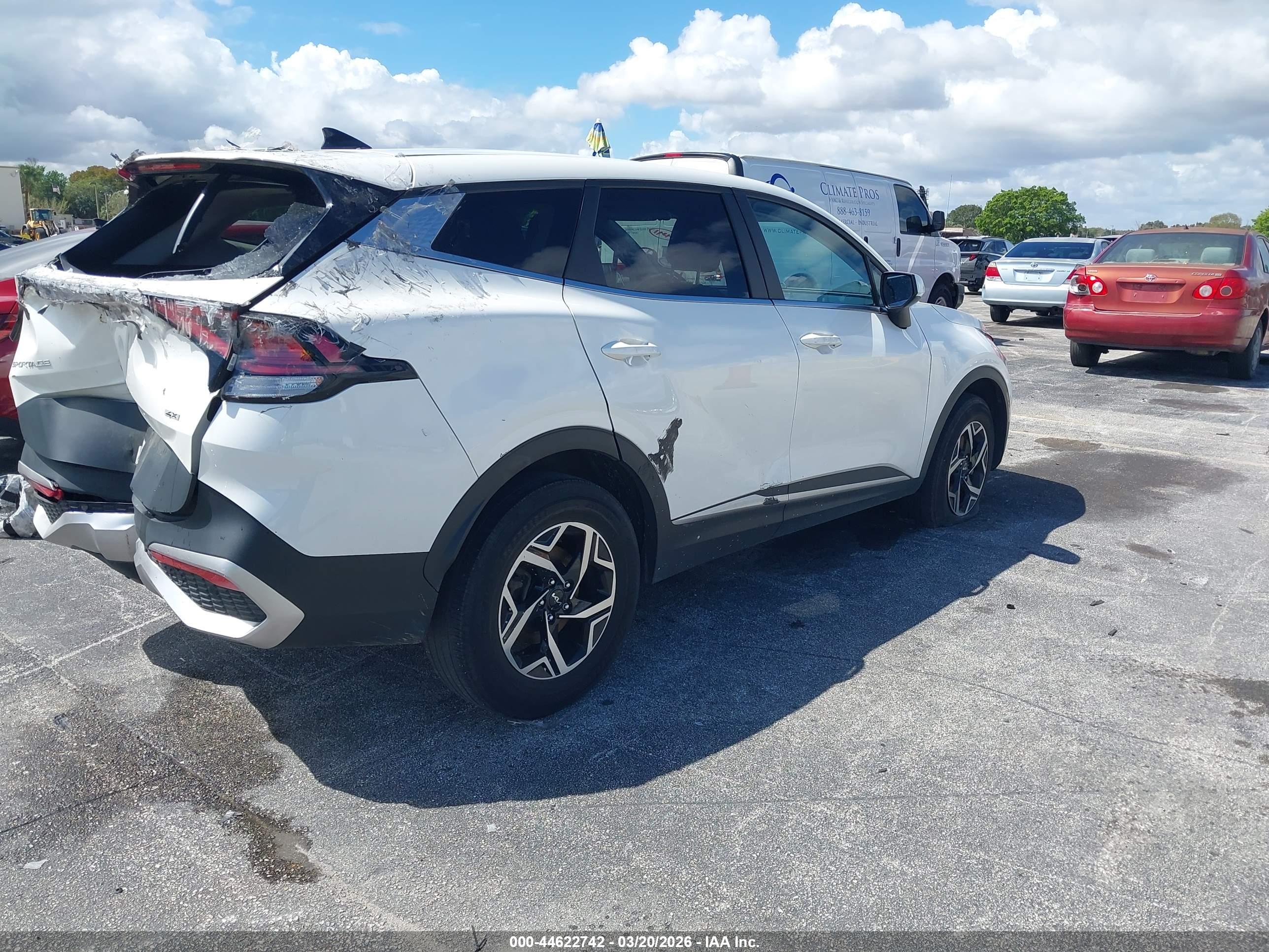 KIA SPORTAGE image 4