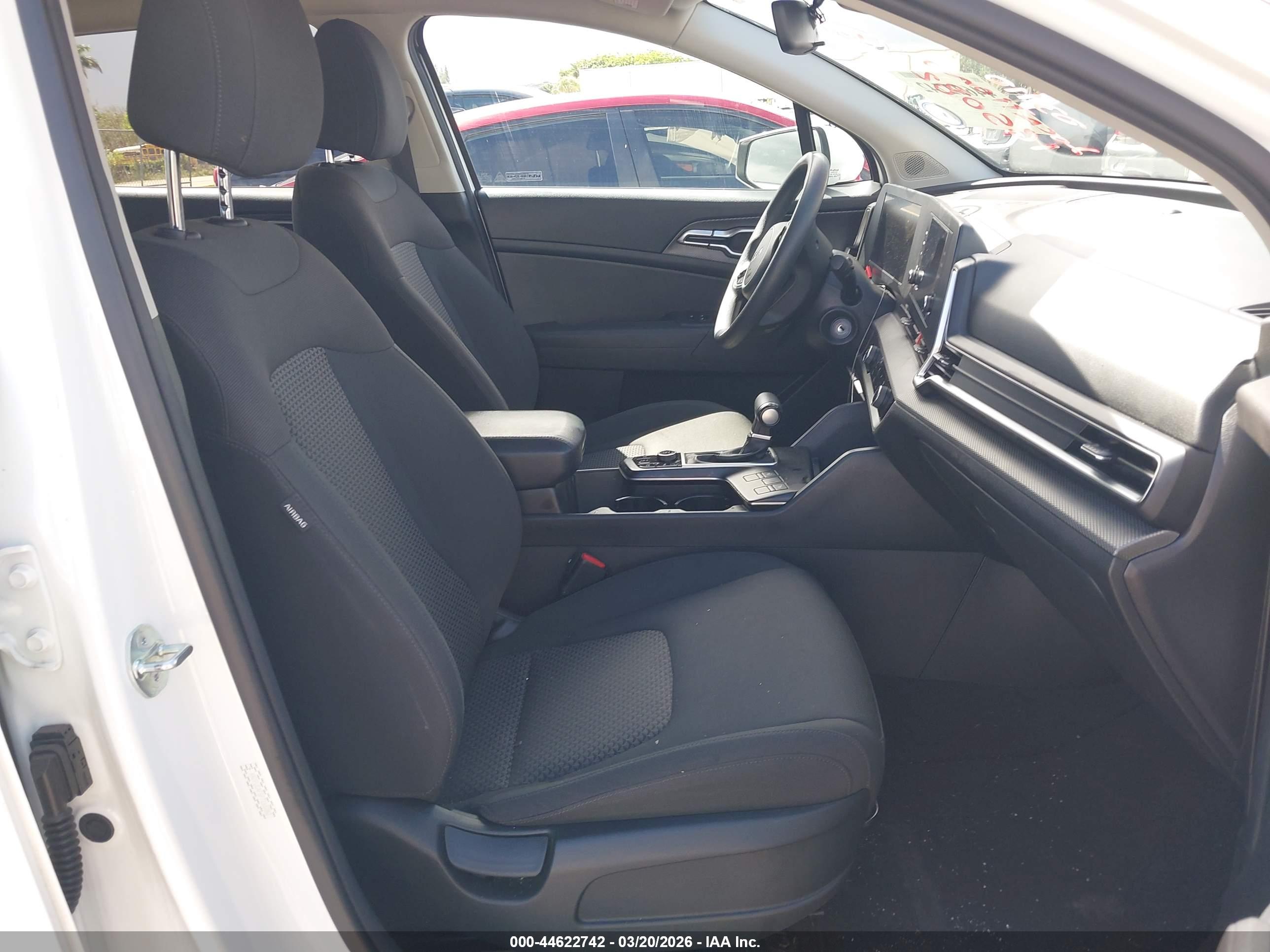 KIA SPORTAGE image 5