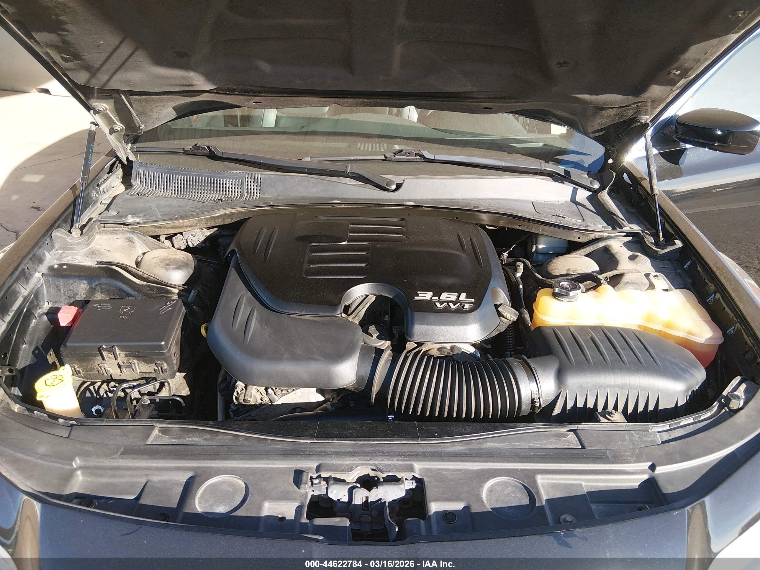 CHRYSLER 300 image 10