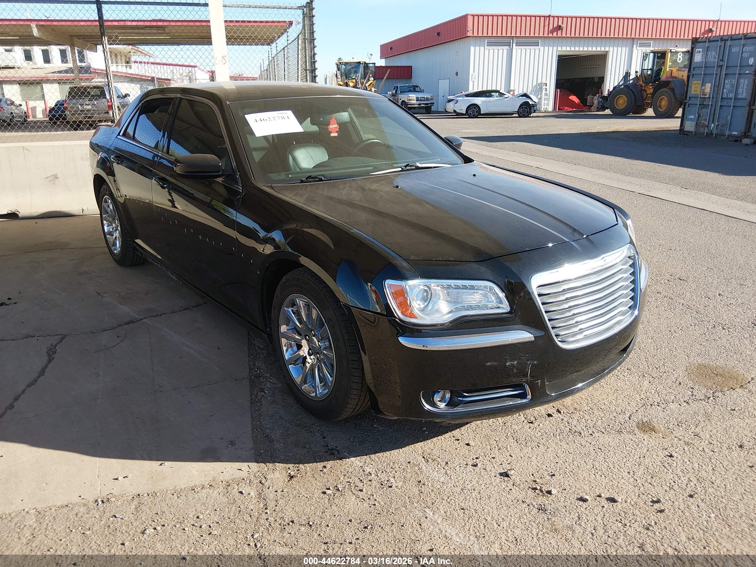 CHRYSLER 300 image 6
