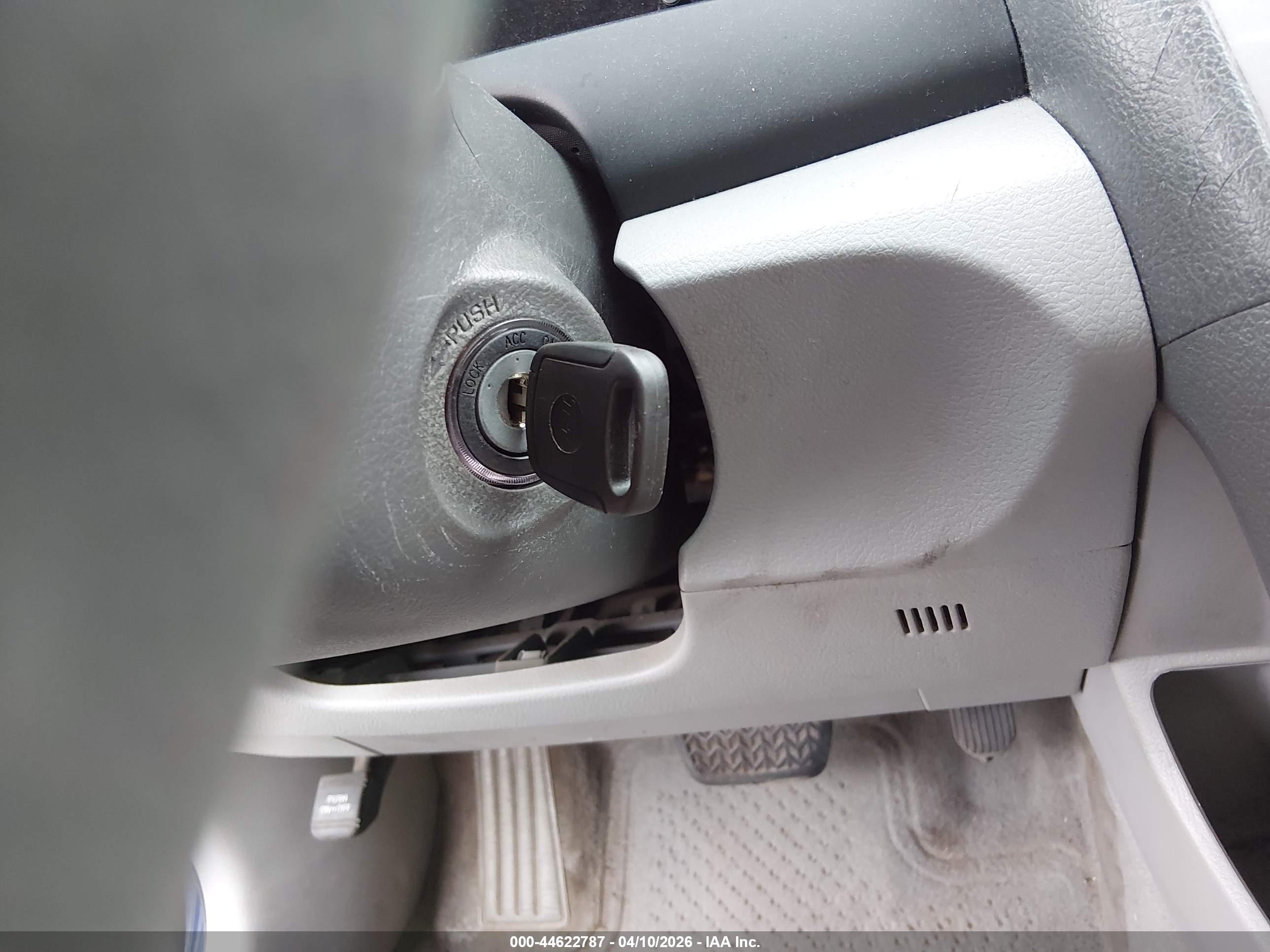 TOYOTA CAMRY image 11