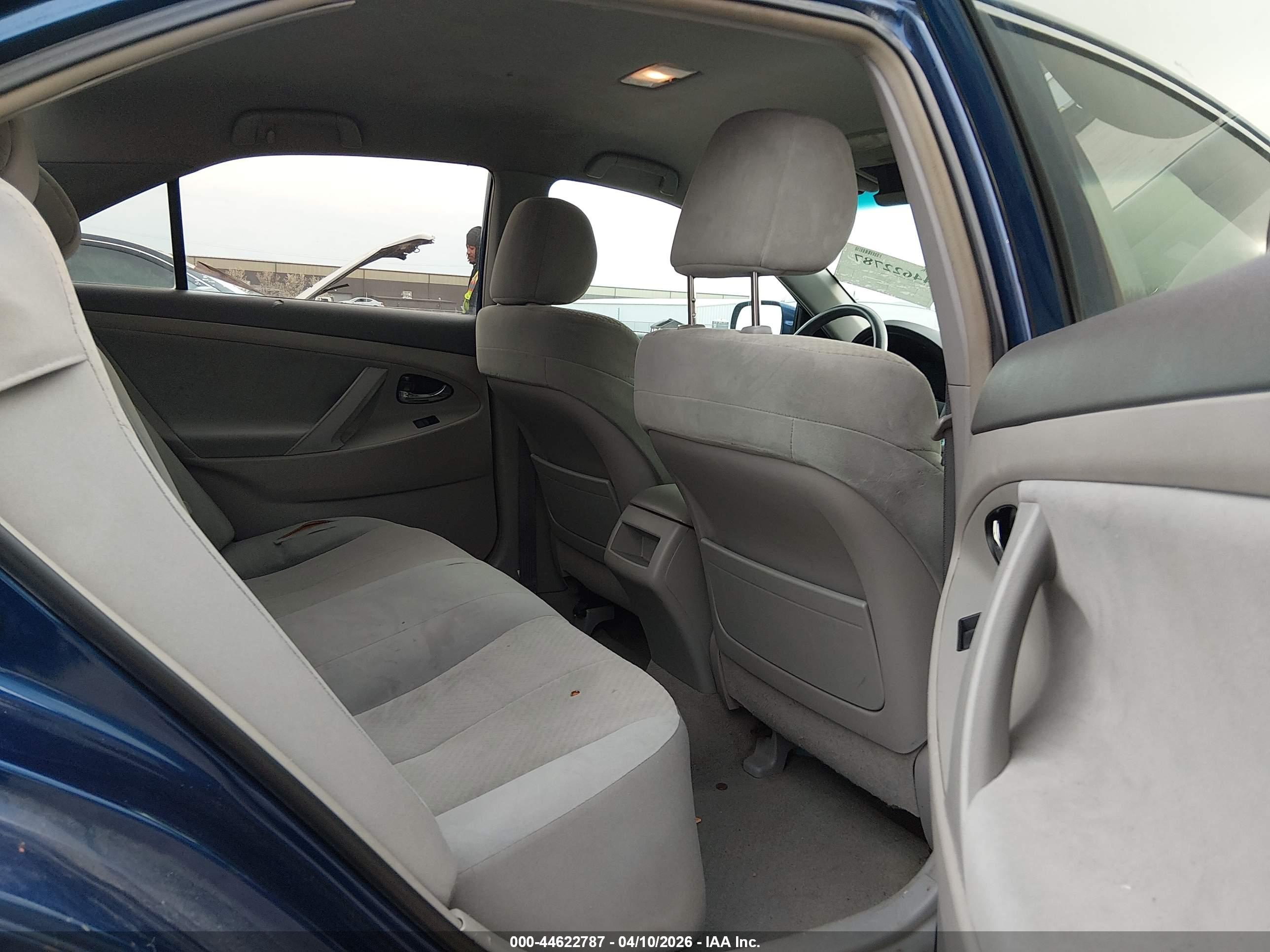 TOYOTA CAMRY image 8
